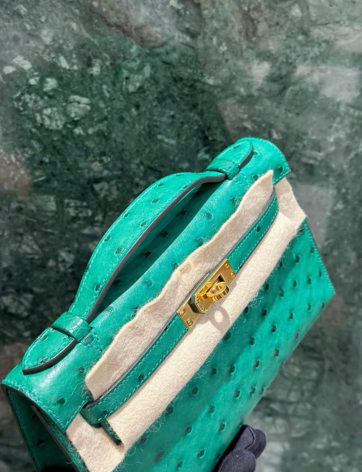 Hermès Kelly Pochette Vert Verone Ostrich Gold Hardware - Image 6