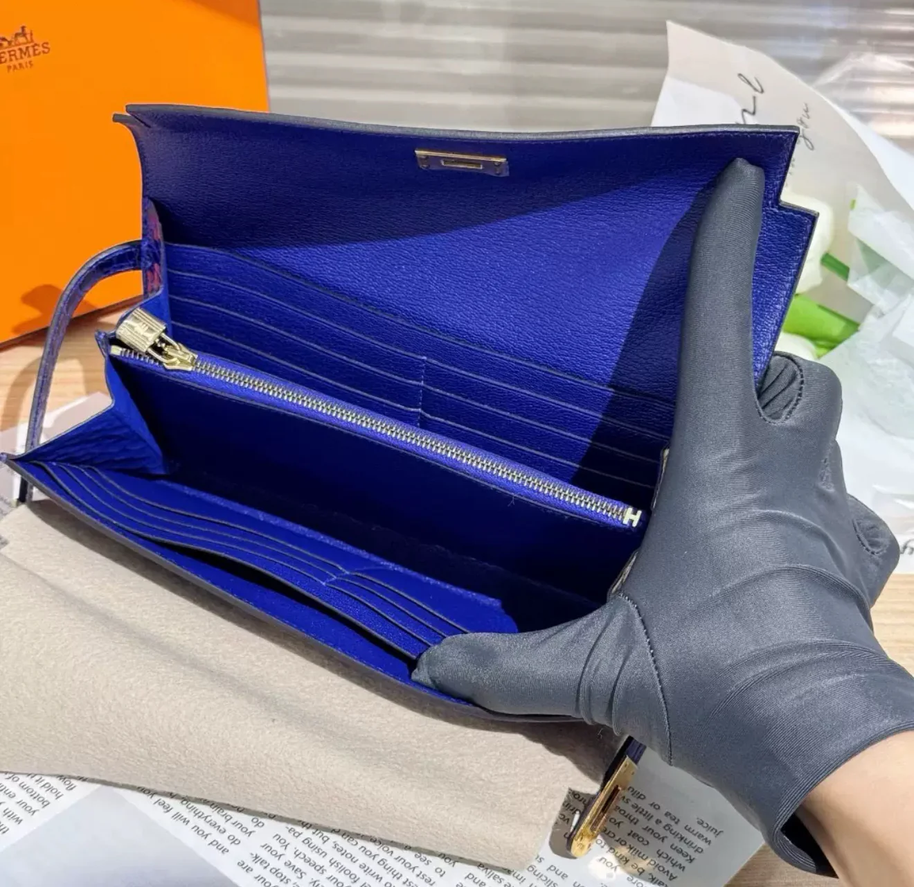 Hermès Kelly long electric blue shiny crocodile leather gold hardware - Image 8