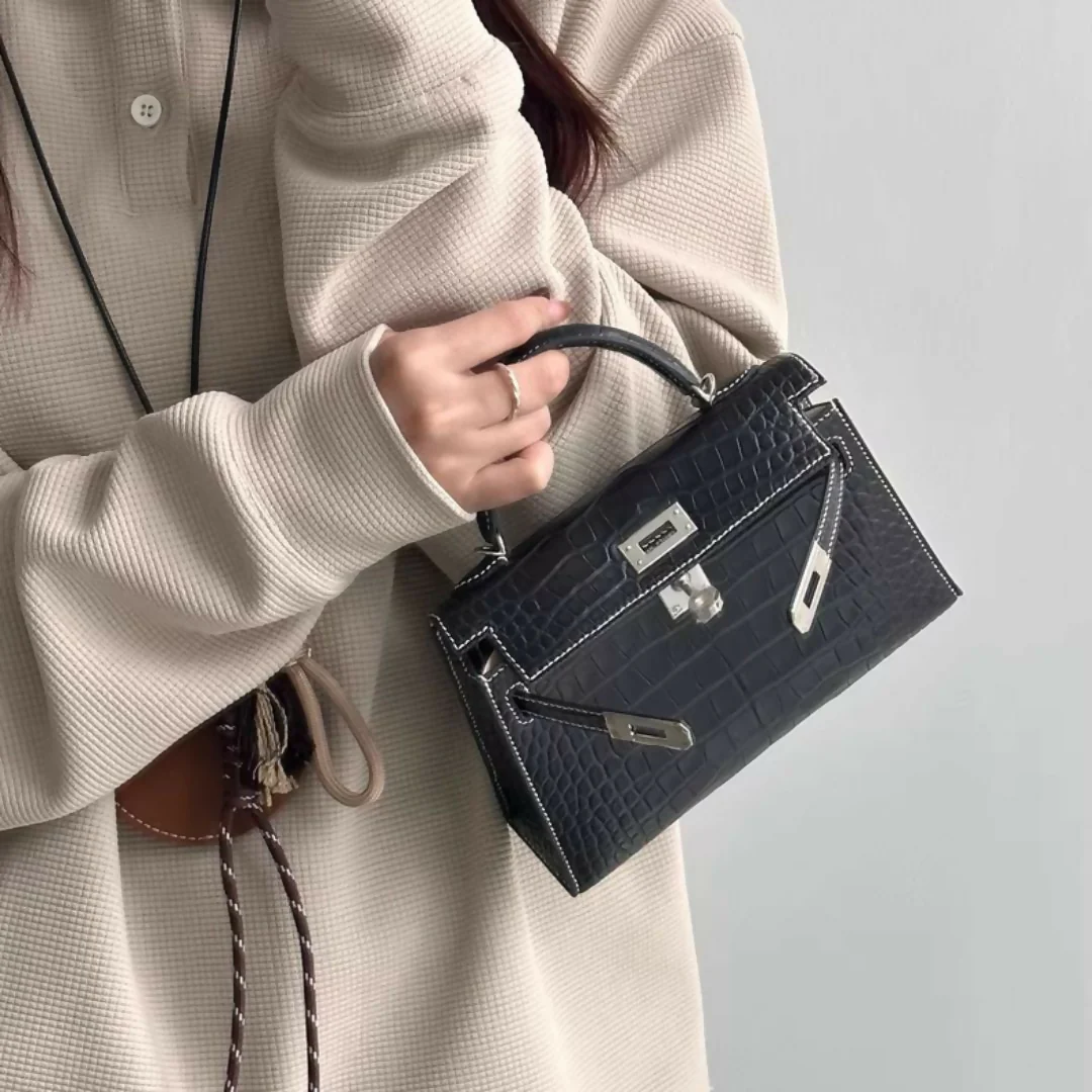 Hermès Mini kelly Black Matte Crocodile with PalladiumHardware - Image 3