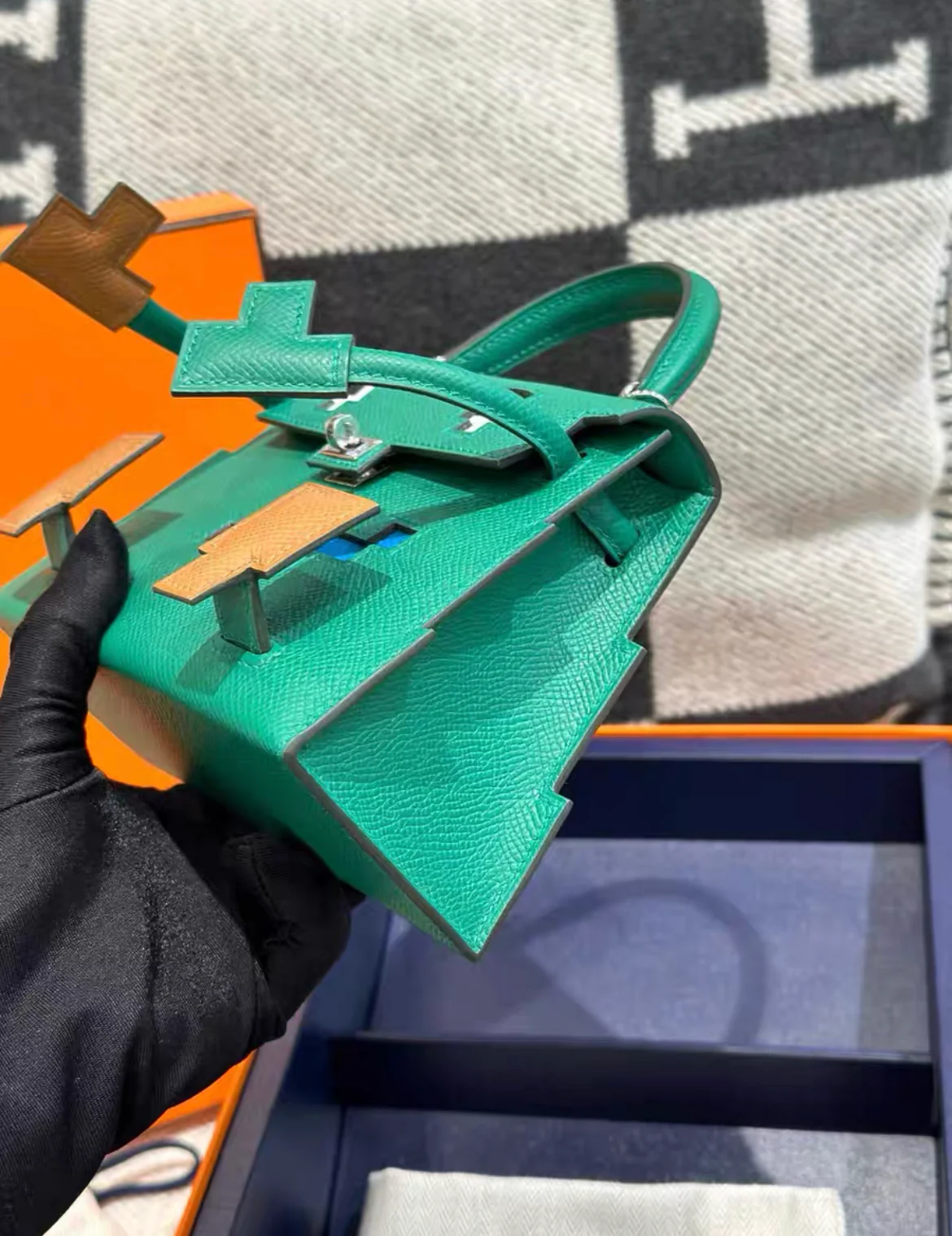 Hermes Kelly Picto Vert Vertigo & Gris Misty Epsom Palladium Hardware - Image 5