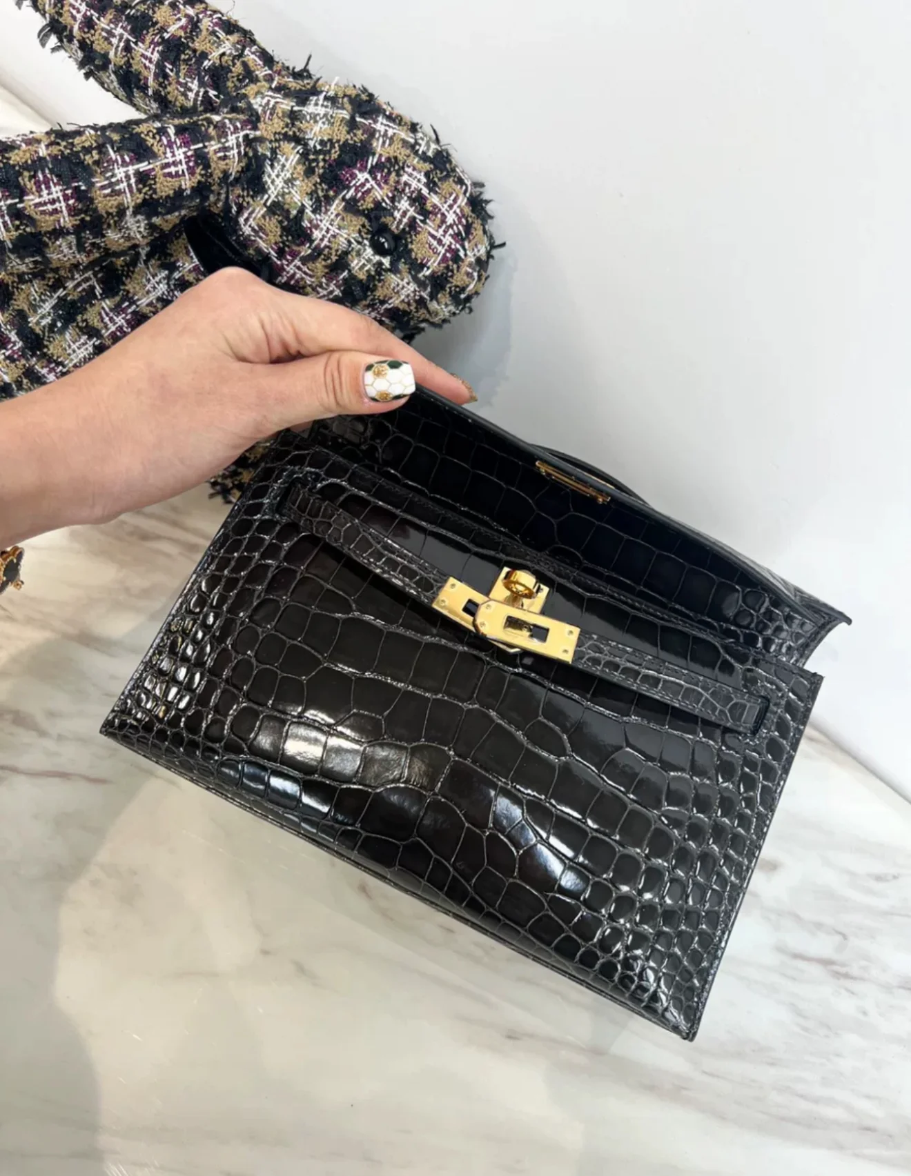 Hermès Kelly Pochette Black Shiny Alligator Gold Hardware - Image 4