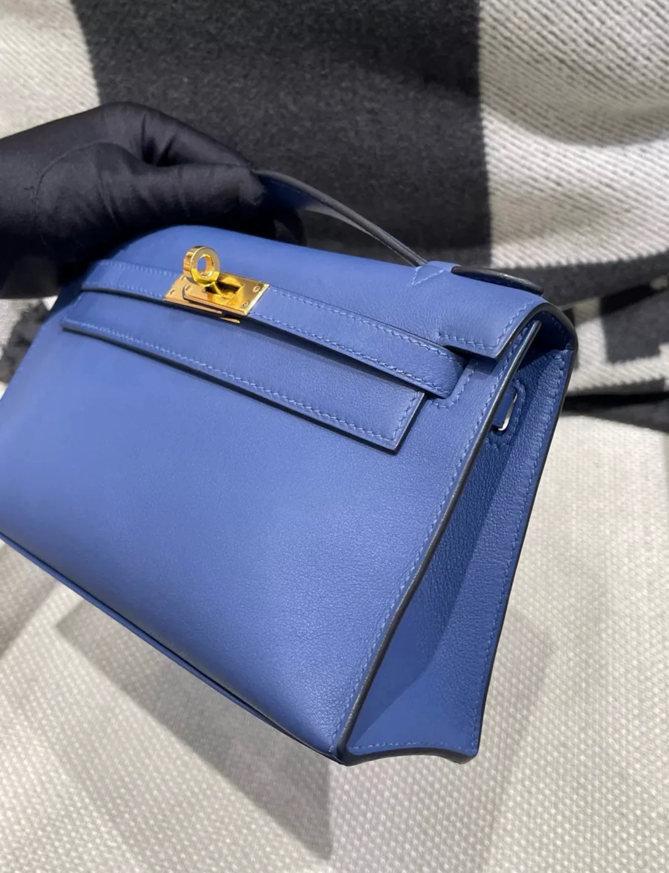 Hermès Kelly Pochette Blue de France Swift Leather Gold Hardware - Image 5