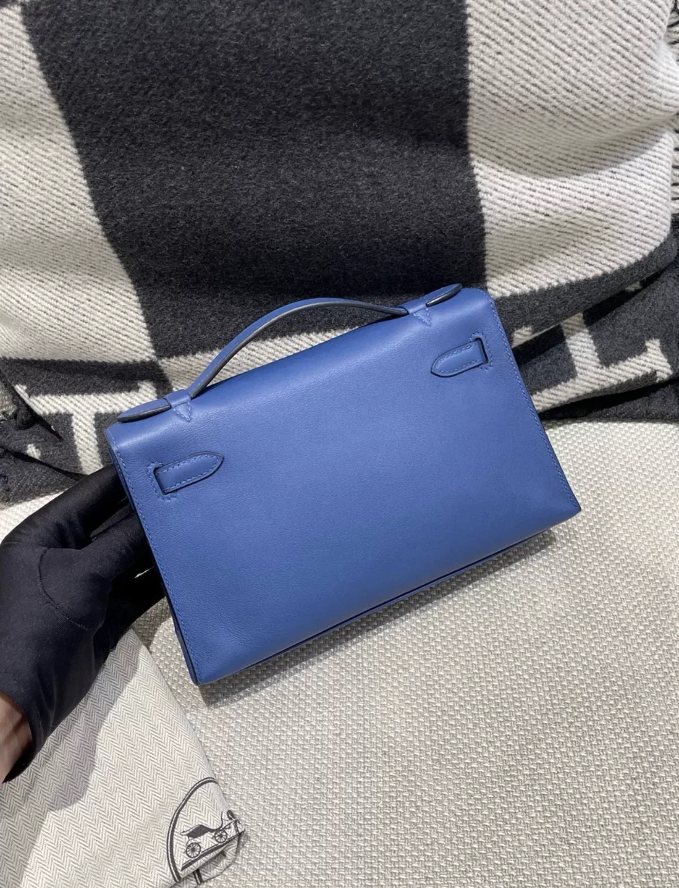 Hermès Kelly Pochette Blue de France Swift Leather Gold Hardware - Image 7