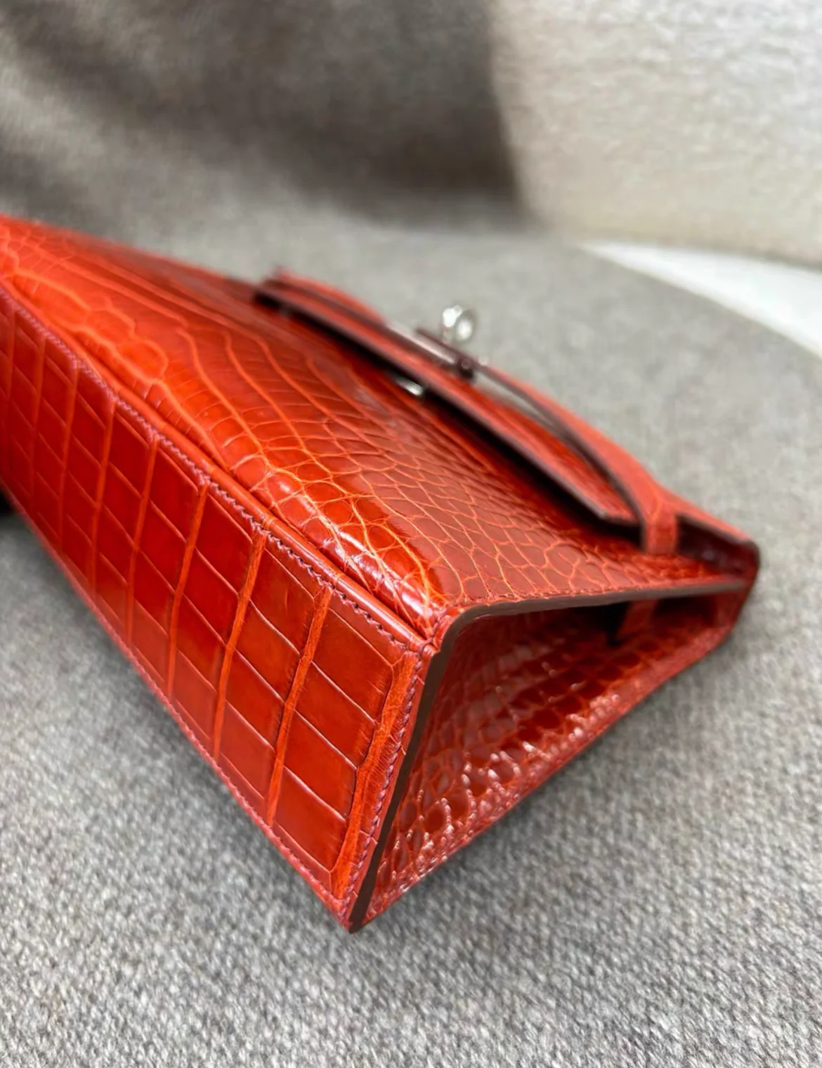 Hermès Kelly Pochette Braise Red Shiny Alligator Palladium Hardware - Image 5