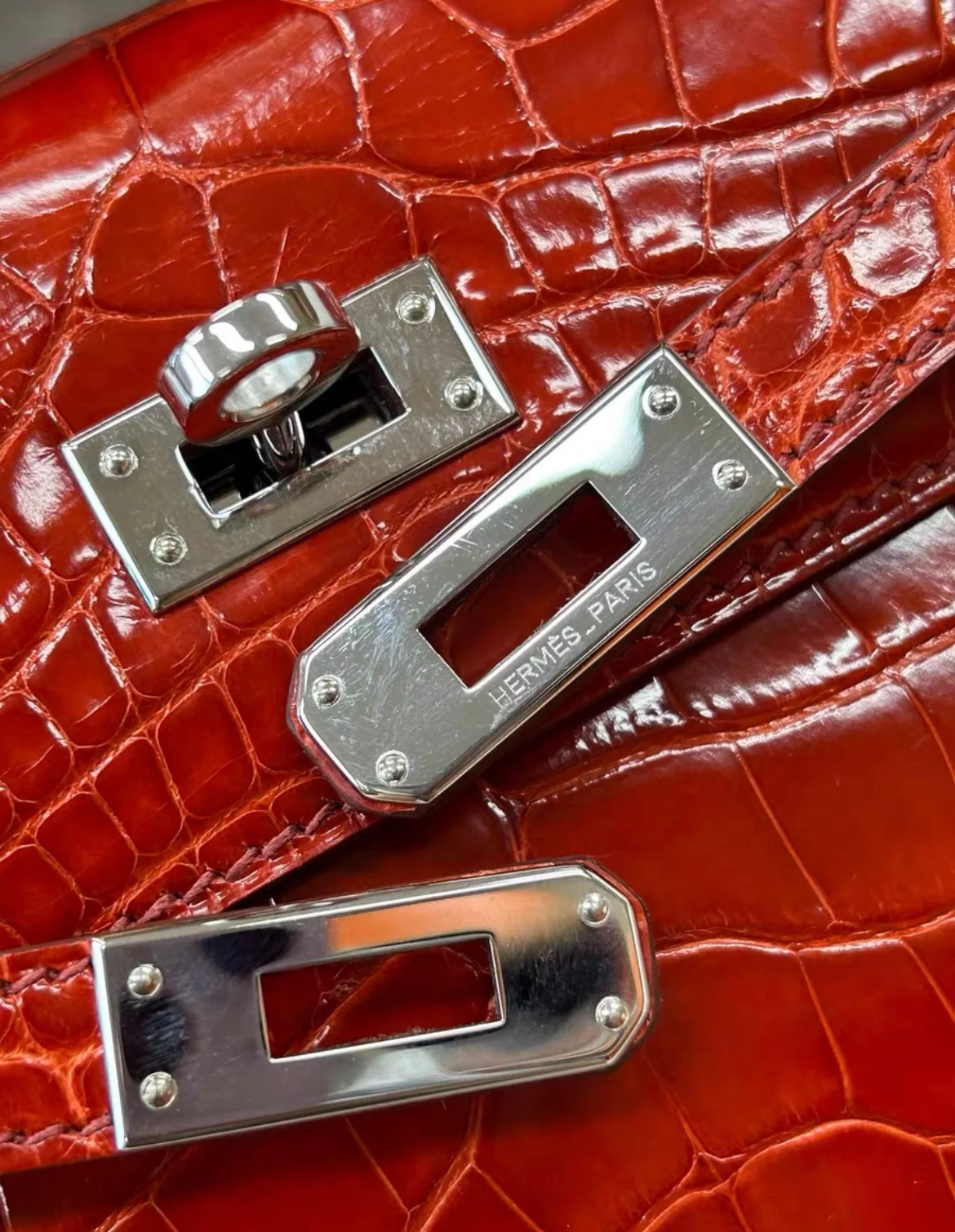 Hermès Kelly Pochette Braise Red Shiny Alligator Palladium Hardware - Image 9