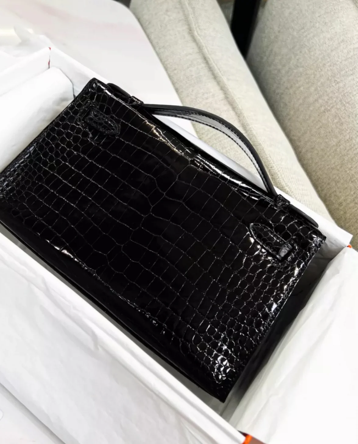 Hermes Kelly Pochette Noir Black Shiny Crocodile Gold Hardware - Image 7