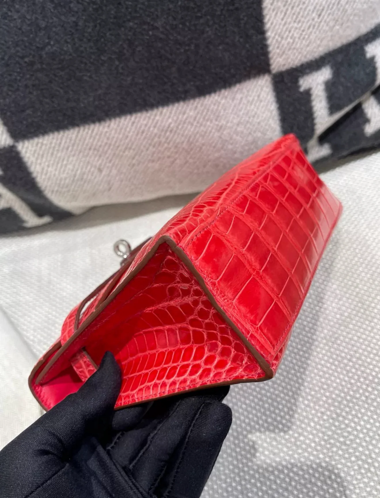 HERMÈS KELLY POCHETTE RED SHINY ALLIGATOR PALLADIUM HARDWARE - Image 5