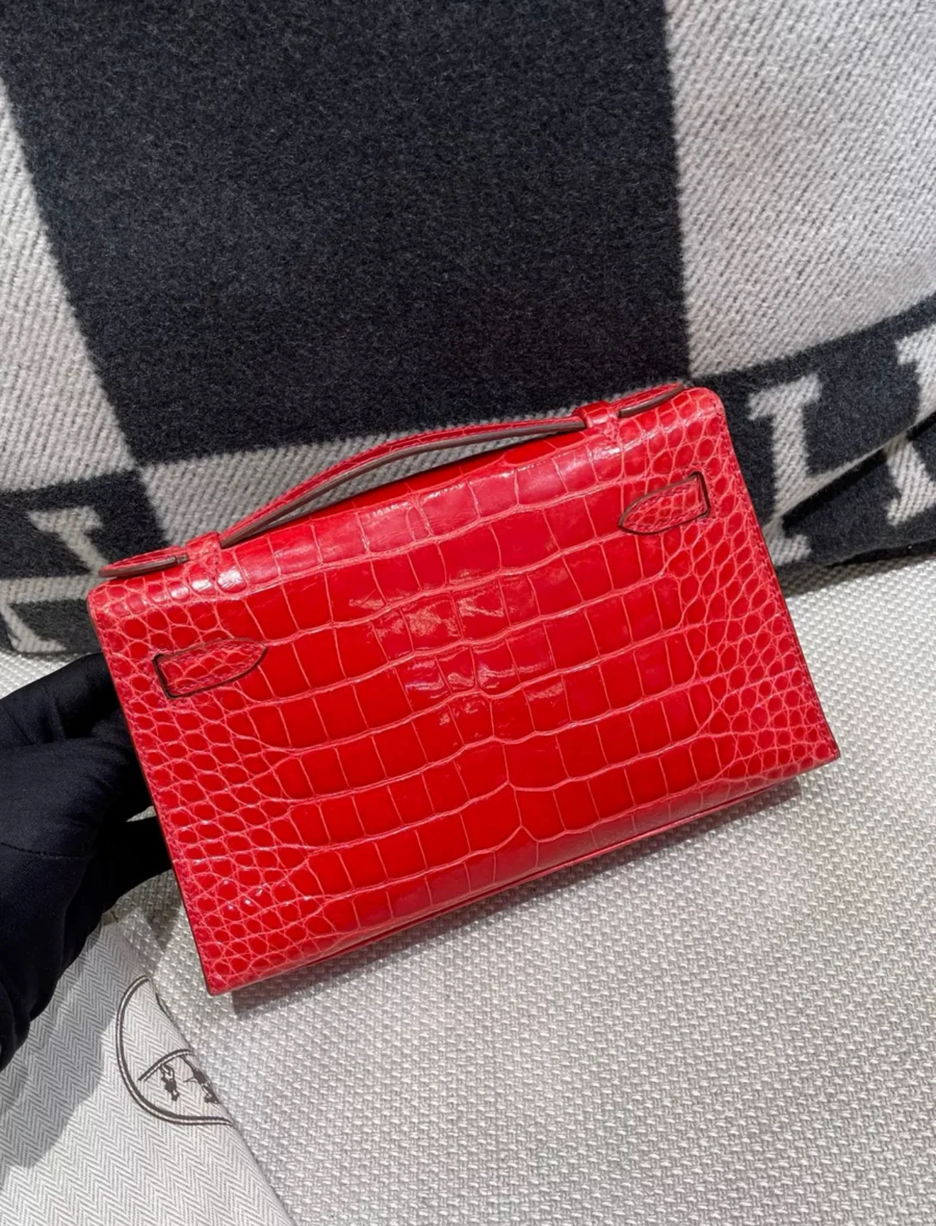 HERMÈS KELLY POCHETTE RED SHINY ALLIGATOR PALLADIUM HARDWARE - Image 6