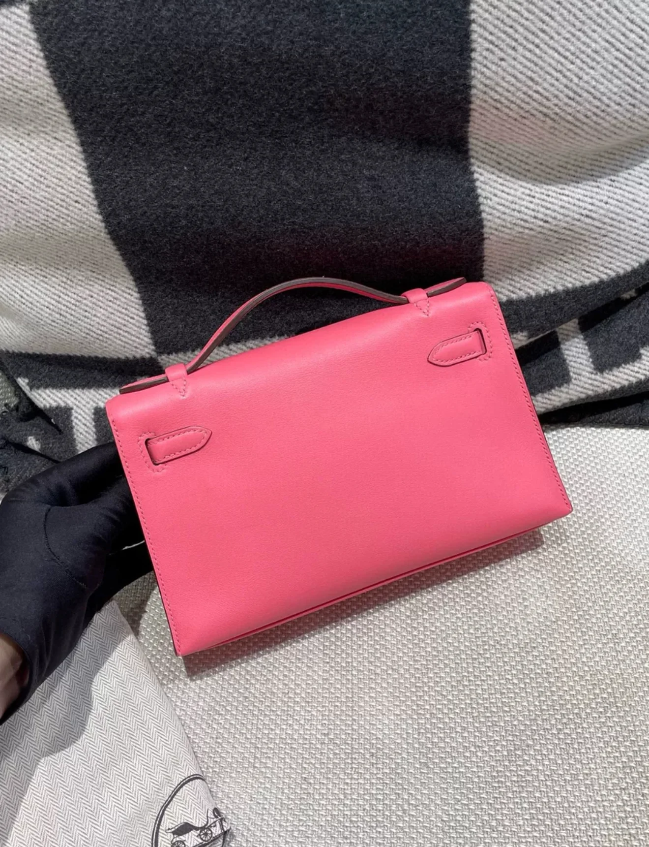 Hermes Kelly pochette Rose Lipstick Swift Leather Gold Hardware - Image 7