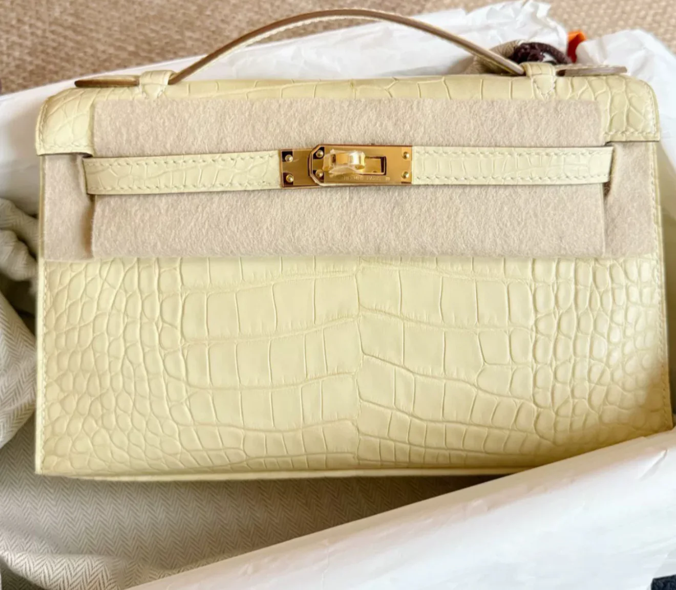 Hermès Kelly Pochette Vanille Matte Alligator Gold Hardware - Image 2