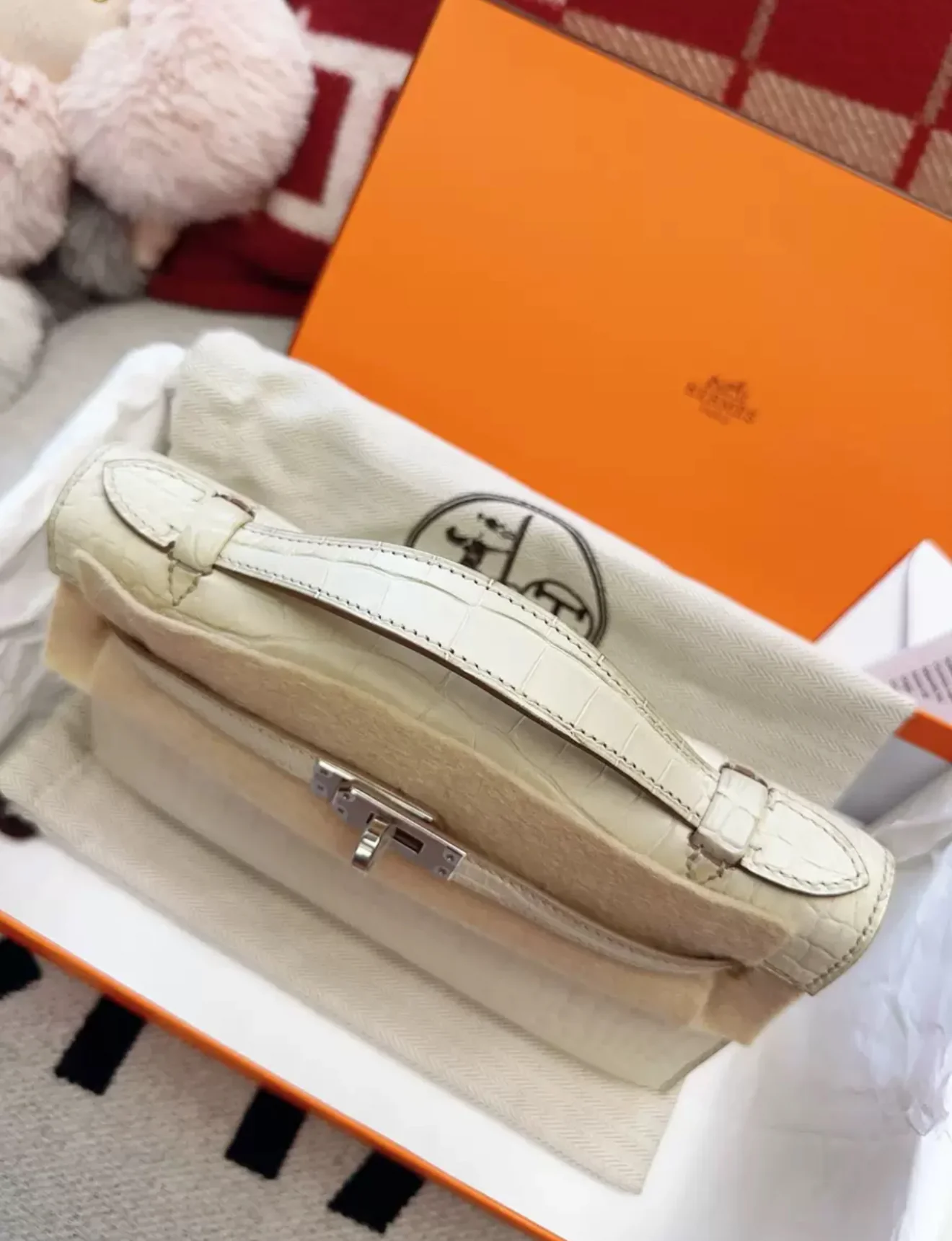 Hermes Kelly Pochette White Matte Crocodile Leather Palladium Hardware - Image 2