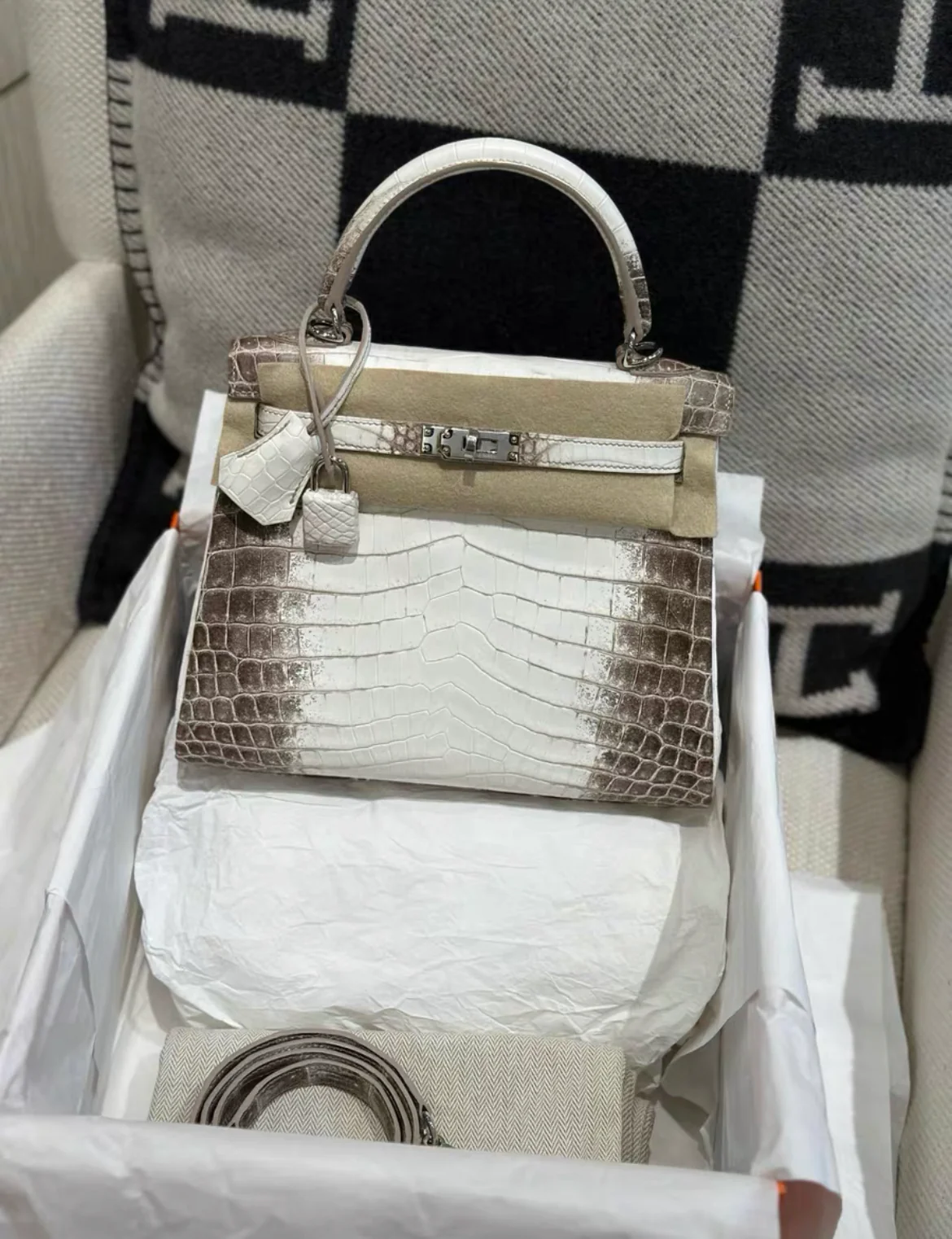 Hermès Kelly Retourne 25 Himalaya Niloticus Crocodile Palladium Hardware