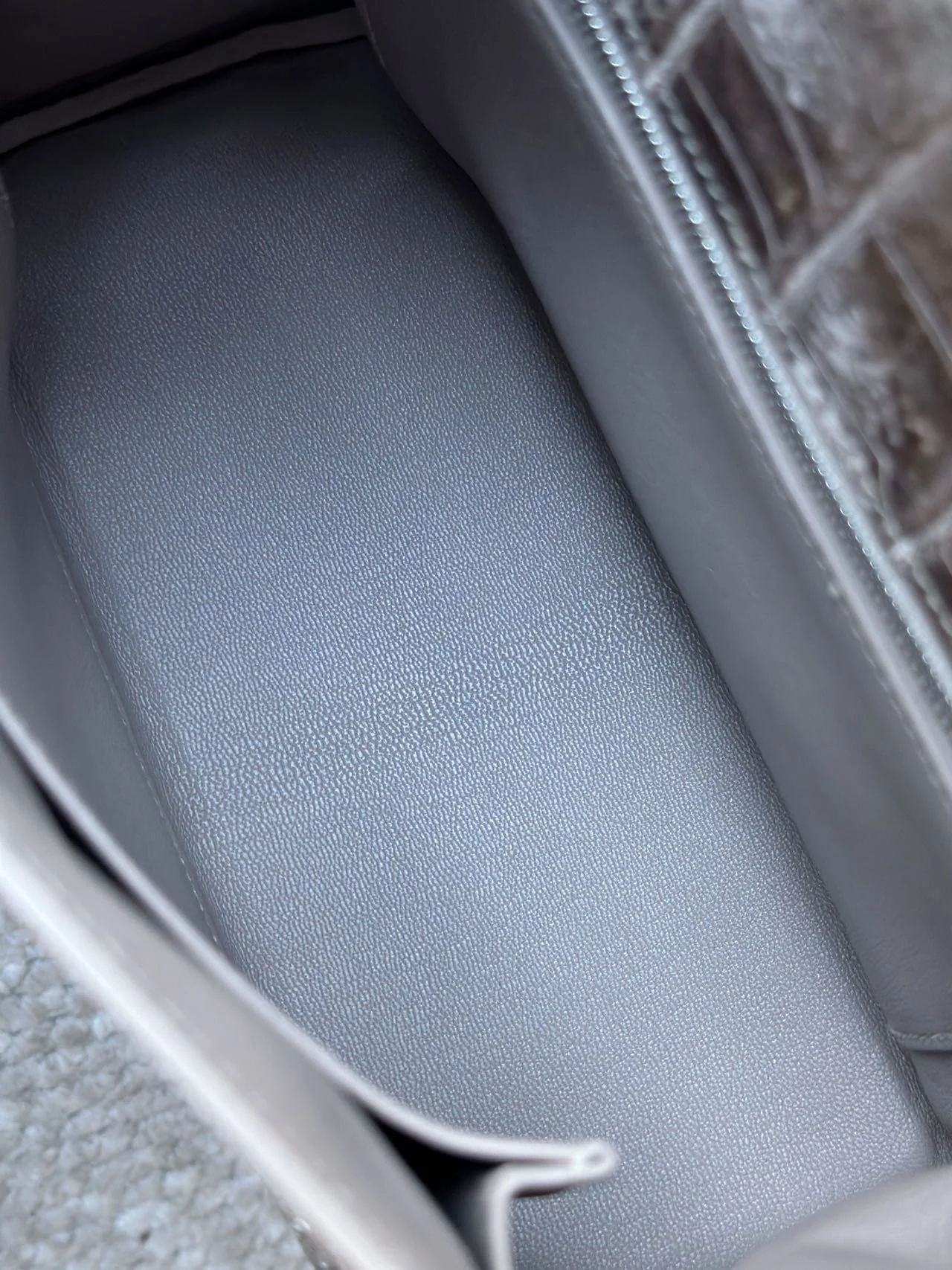 Hermès Kelly Retourne 25 Himalaya Niloticus Crocodile Palladium Hardware - Image 4