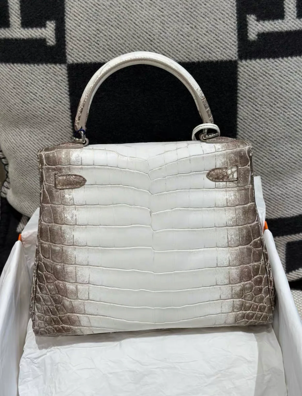 Hermès Kelly Retourne 25 Himalaya Niloticus Crocodile Palladium Hardware - Image 3
