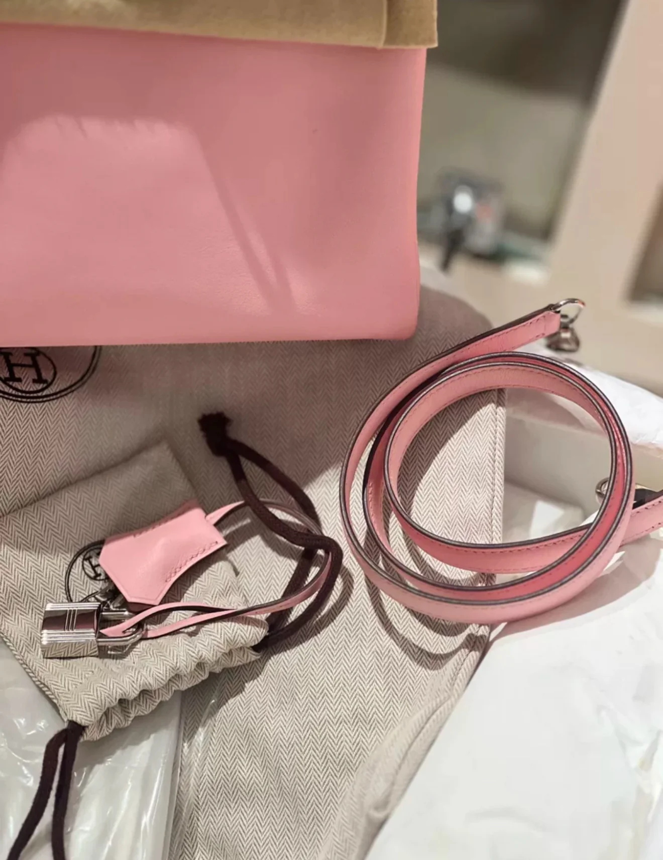 Hermès Kelly 25 Rose Sakura Swift Palladium Hardware - Image 5