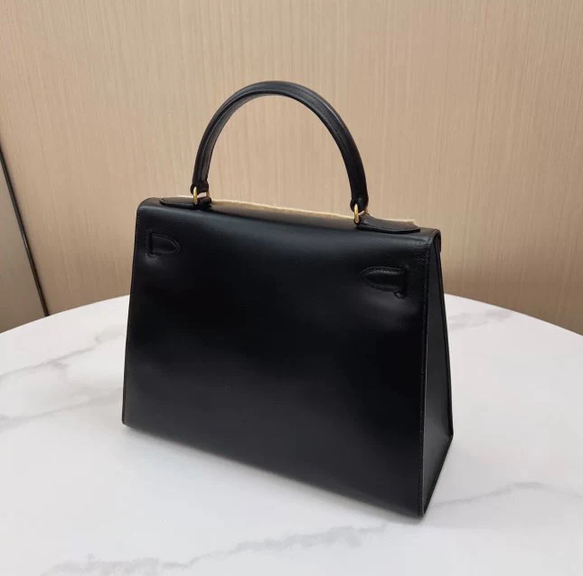 Hermès Kelly Sellier 28 Black Box Gold Hardware - Image 2