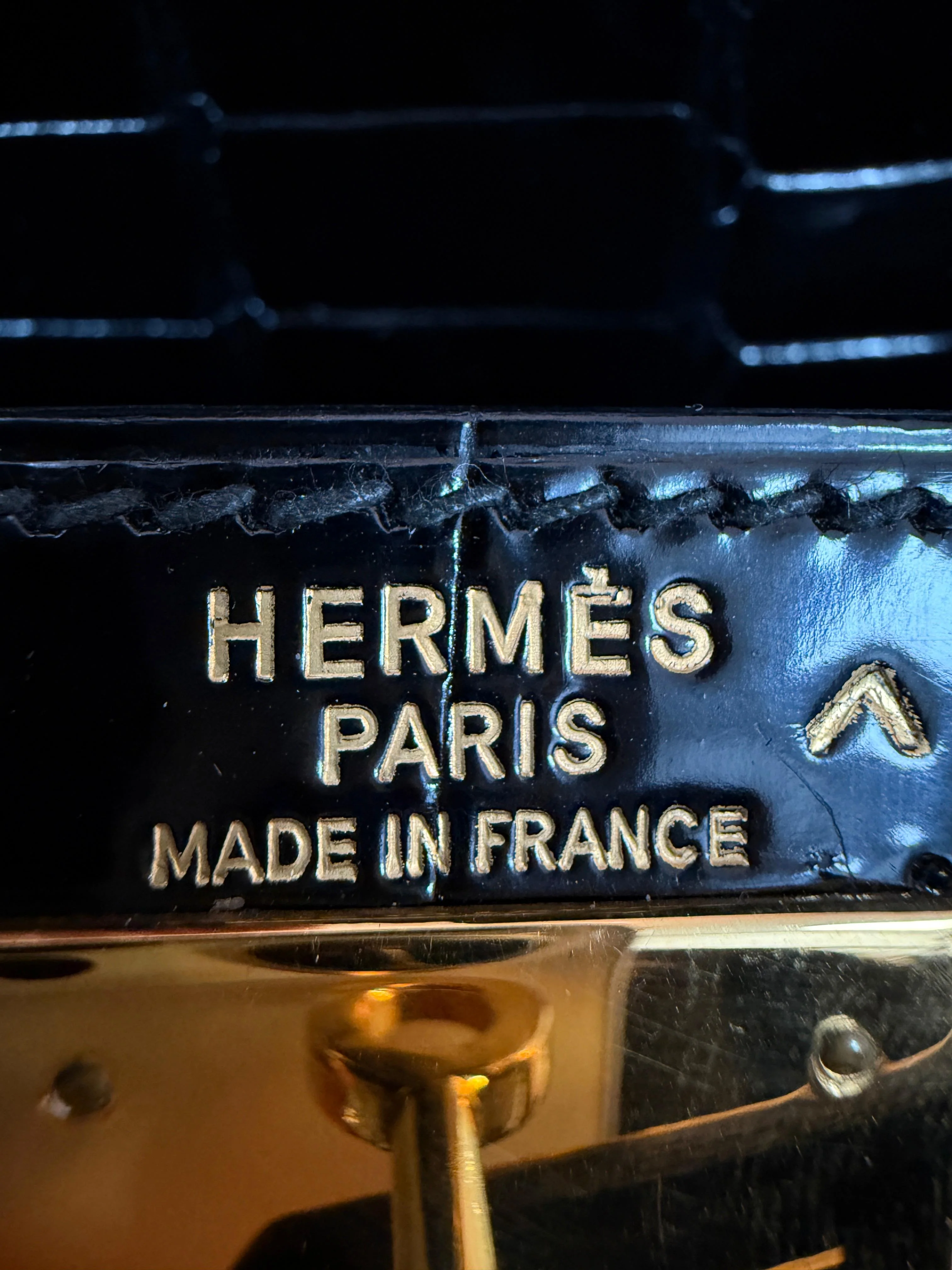 Hermès Kelly Sellier 28 Black Shiny Alligator Gold Hardware - Image 8