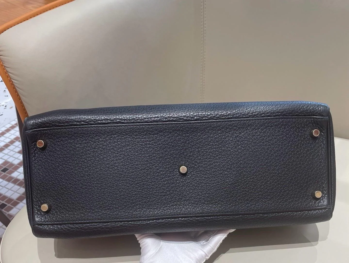 Hermes Kelly Shoulder Black Togo Leather Gold Hardware - Image 4
