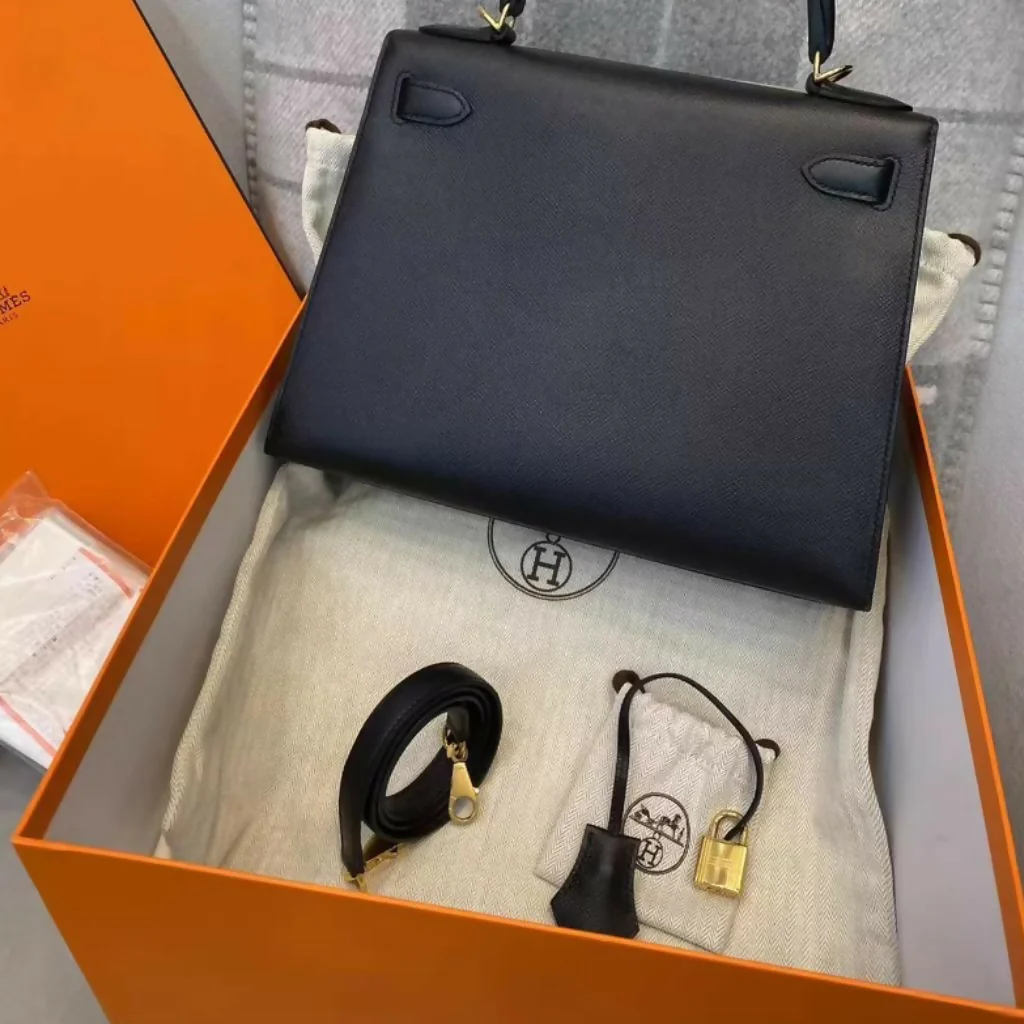 Hermes kelly 28 Black Epsom Leather Gold Hardware - Image 2