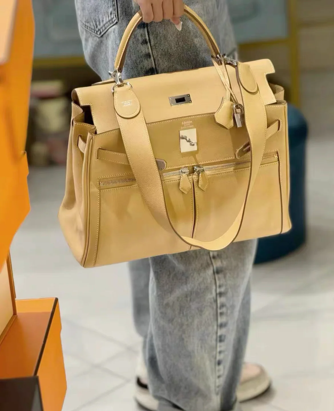 HERMES LAKIS 35 BEIGE SWIFT LEATHER WITH PALLADIUM HARDWARE - Image 5
