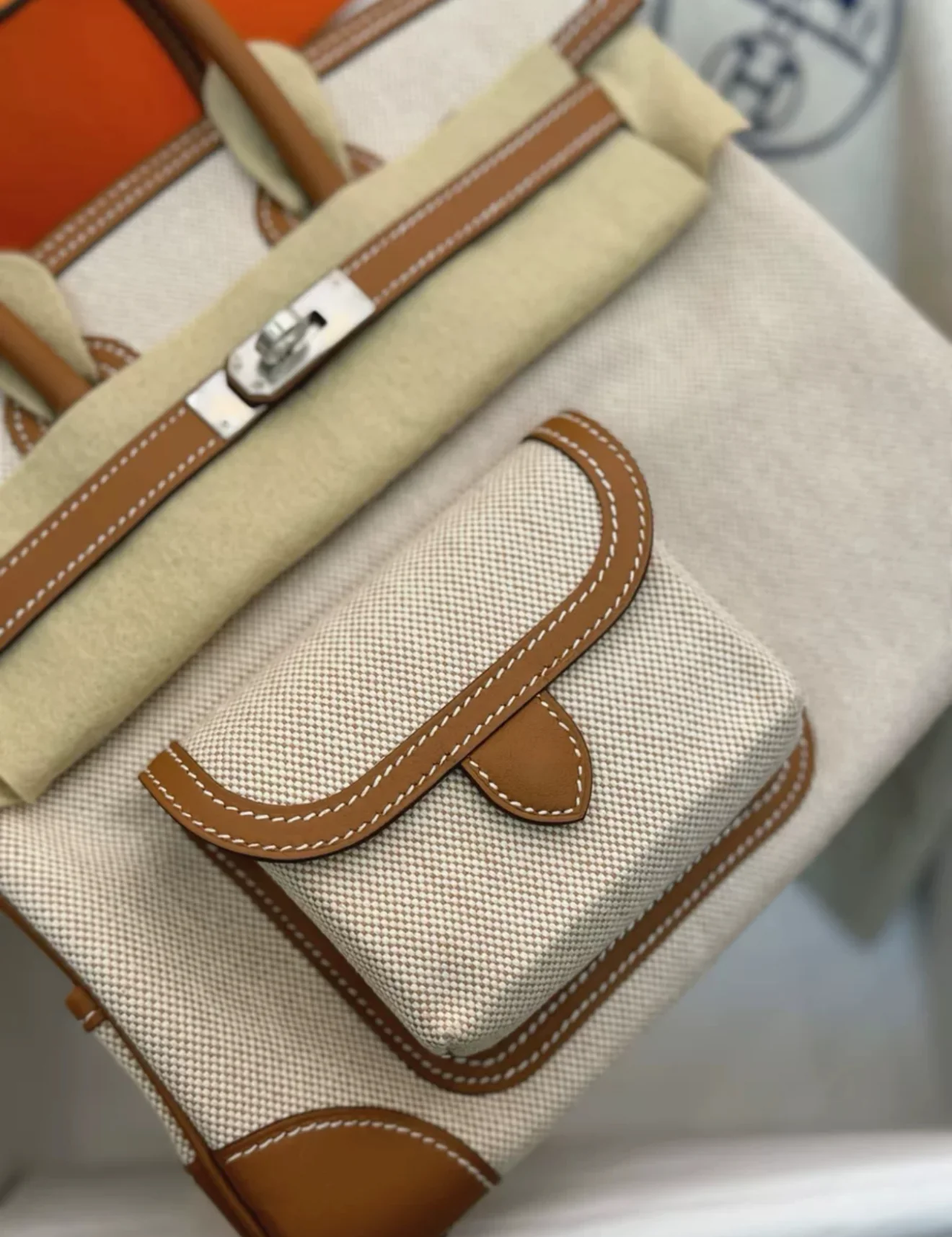 HERMÈS Limited Edition Birkin Cargo 25 in Gold Swift leather and Canvas with Palladium hardware - Image 6