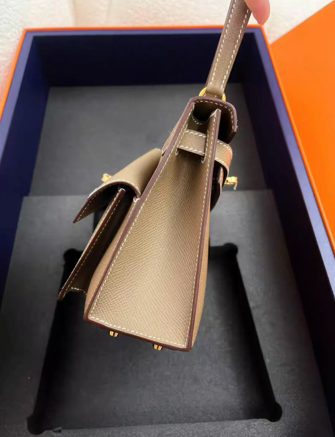 Hermes Limited Edition en Desordre Mini Kelly 20 Bag Sellier Etoupe Epsom Leather with Gold Hardware brand new stamp W - Image 3