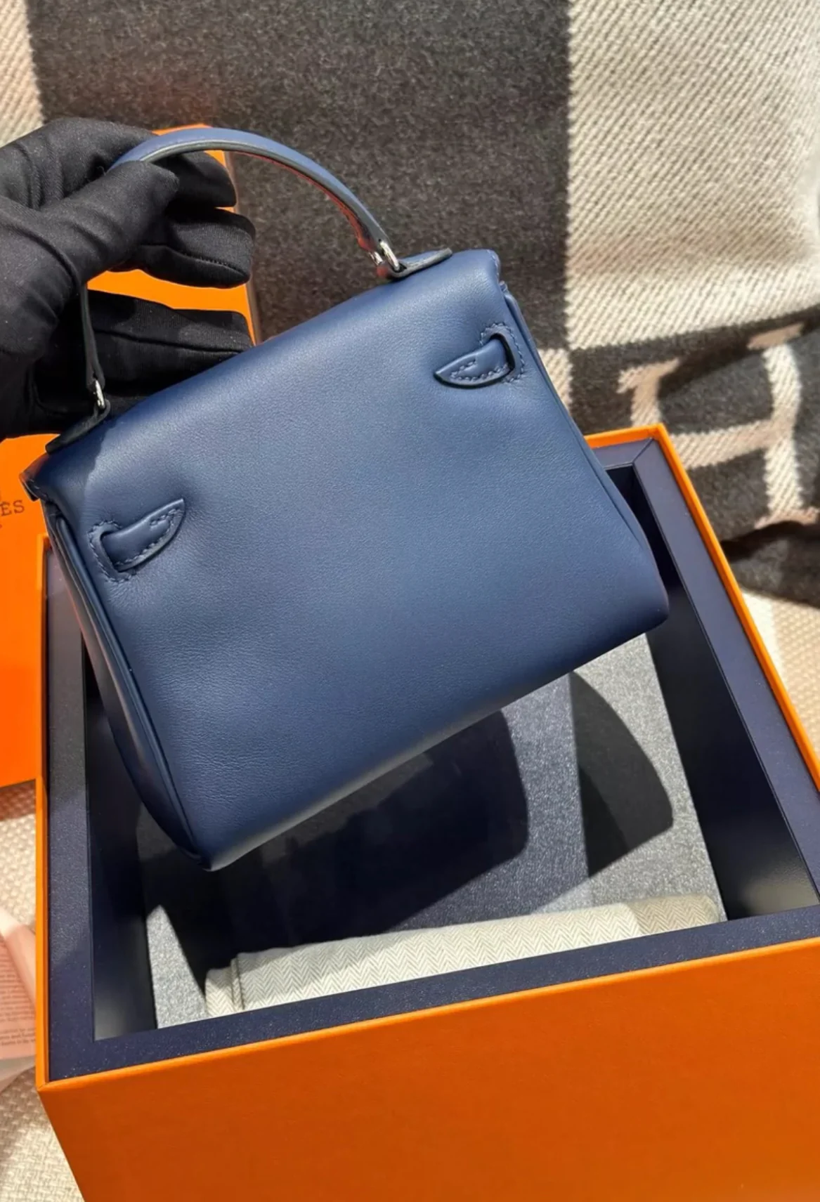 HERMÈS Limited Edition Kelly Doll Bleu Indigo Bleu Royal Swift Palladium hardware - Image 2