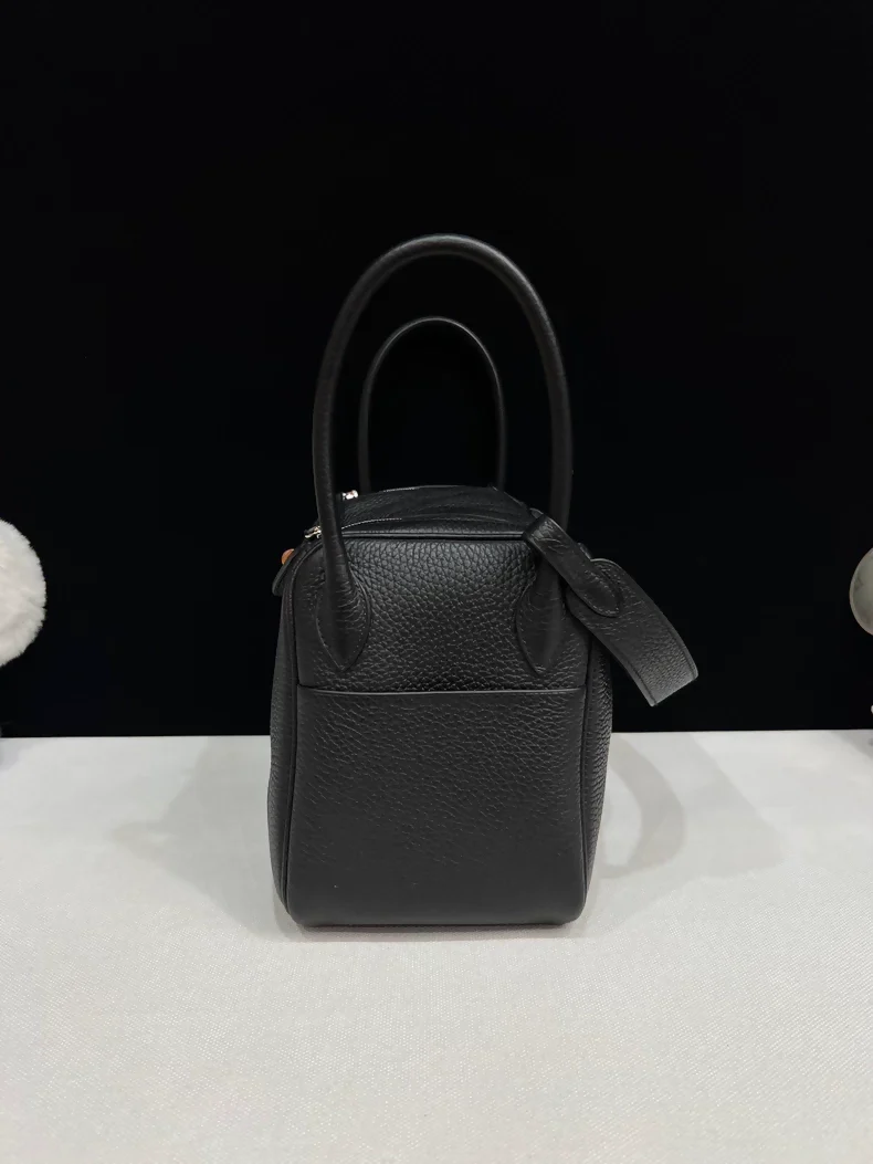 Hermes Lindy 26 Black Togo Leather Palladium Hardware - Image 3