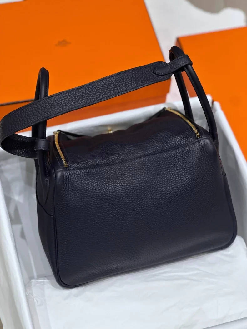 Hermes Lindy 26 Midnight Blue TC Leather Bag with Gold hardware - Image 2