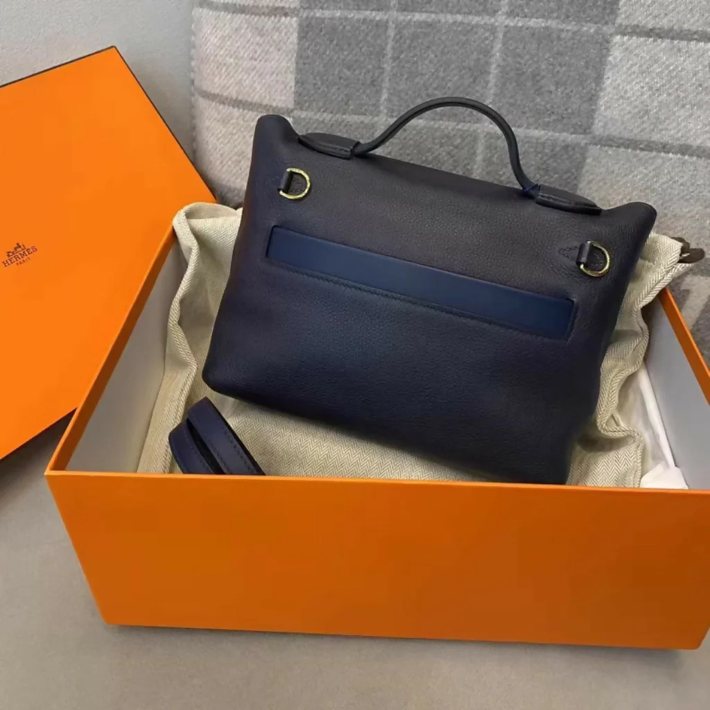 Hermès Mini 24/24 Dark Blue Evercolour Swift Gold Hardware - Image 2