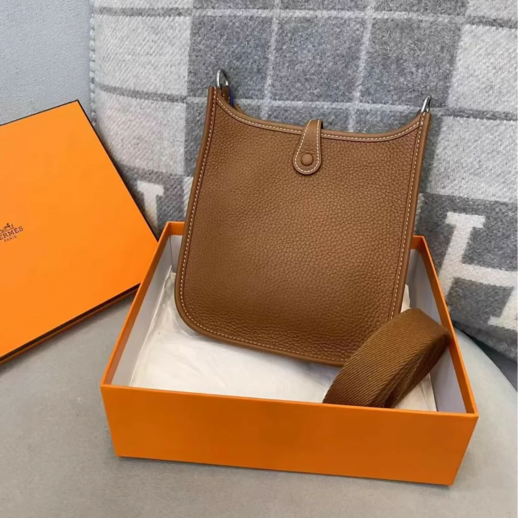 Hermes mini evelyne gold Togo Leather brown palladium Hardware - Image 2