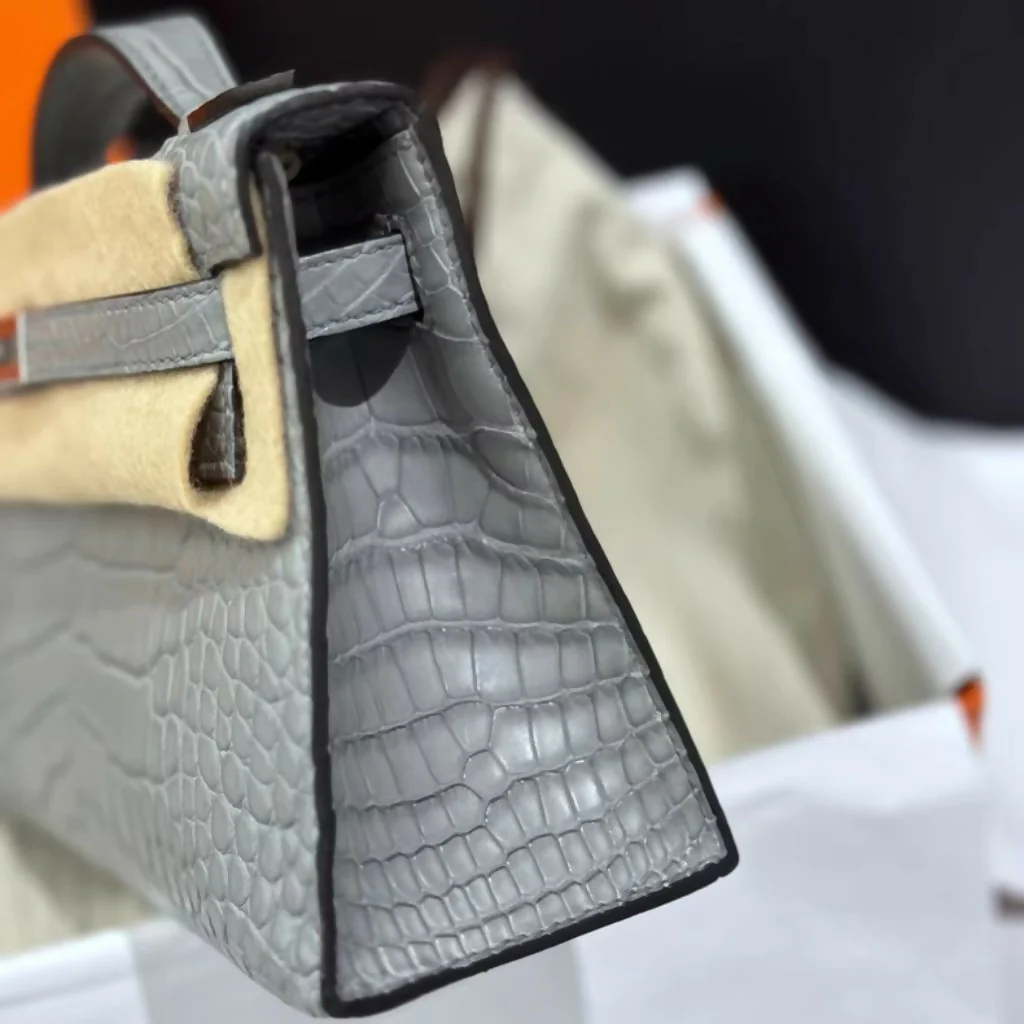 Hermes Mini Kelly Pochette Gris Ciment Matte Alligator Leather Palladium hardware - Image 3