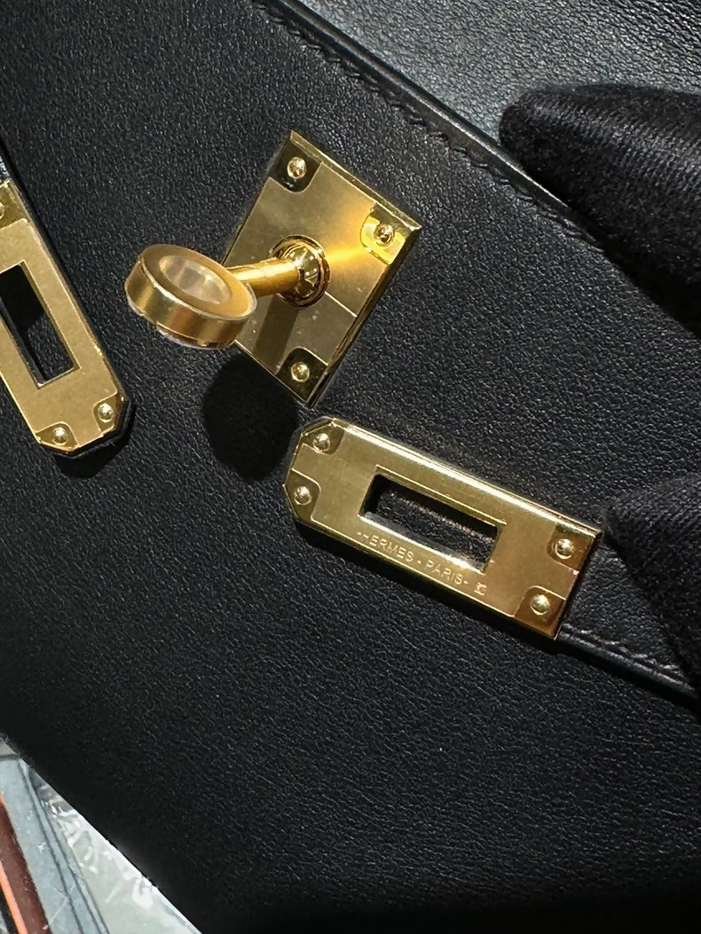 Hermes Kelly pochette Black Swift Leather with gold harwdare - Image 3