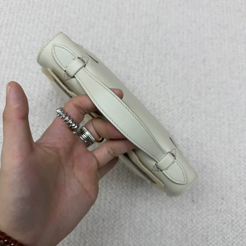Hermes Kelly pochette craie Swift leather champagne gold hardware - Image 3