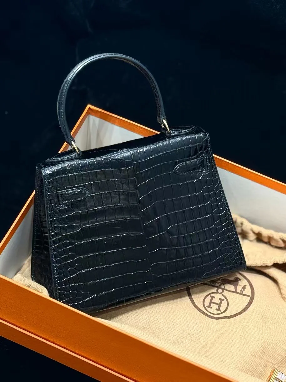HERMÈS Mini Kelly 20 Black Porosus Crocodile Gold hardware Diamond White Gold hardware - Image 10