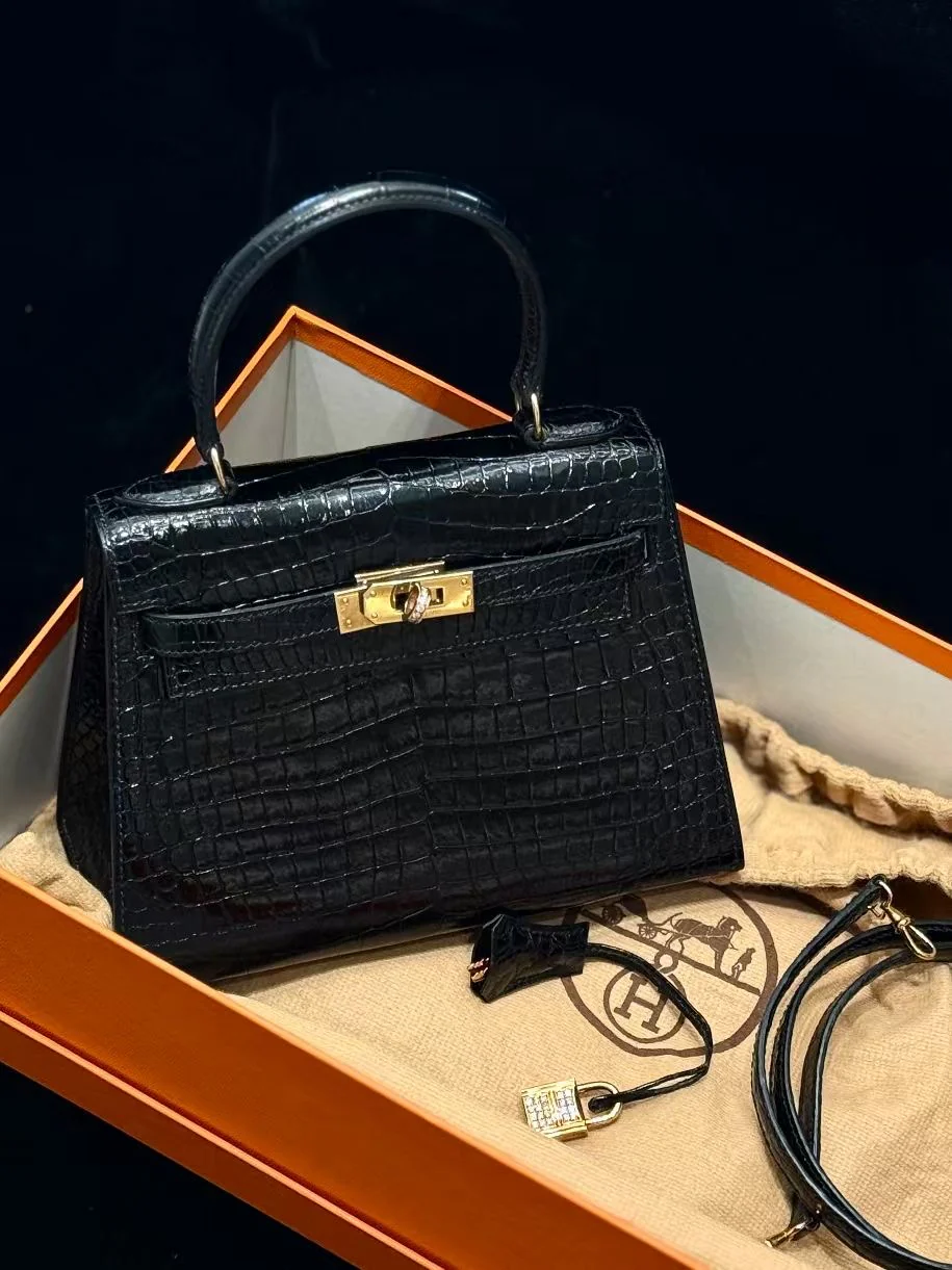 HERMÈS Mini Kelly 20 Black Porosus Crocodile Gold hardware Diamond White Gold hardware - Image 2