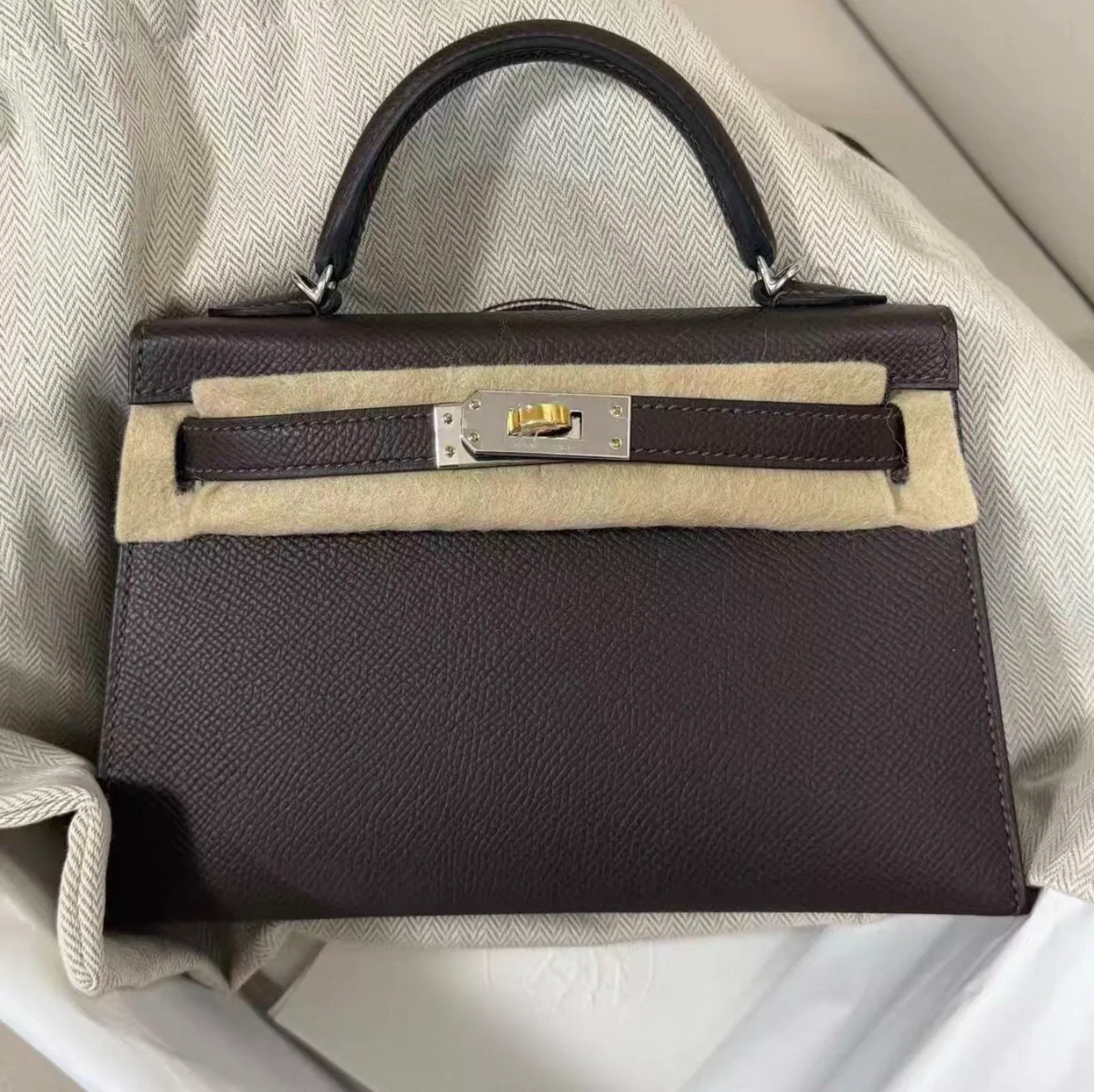 Hermes mini Kelly 20 Ebene Epsom Leather Electrum Hardware