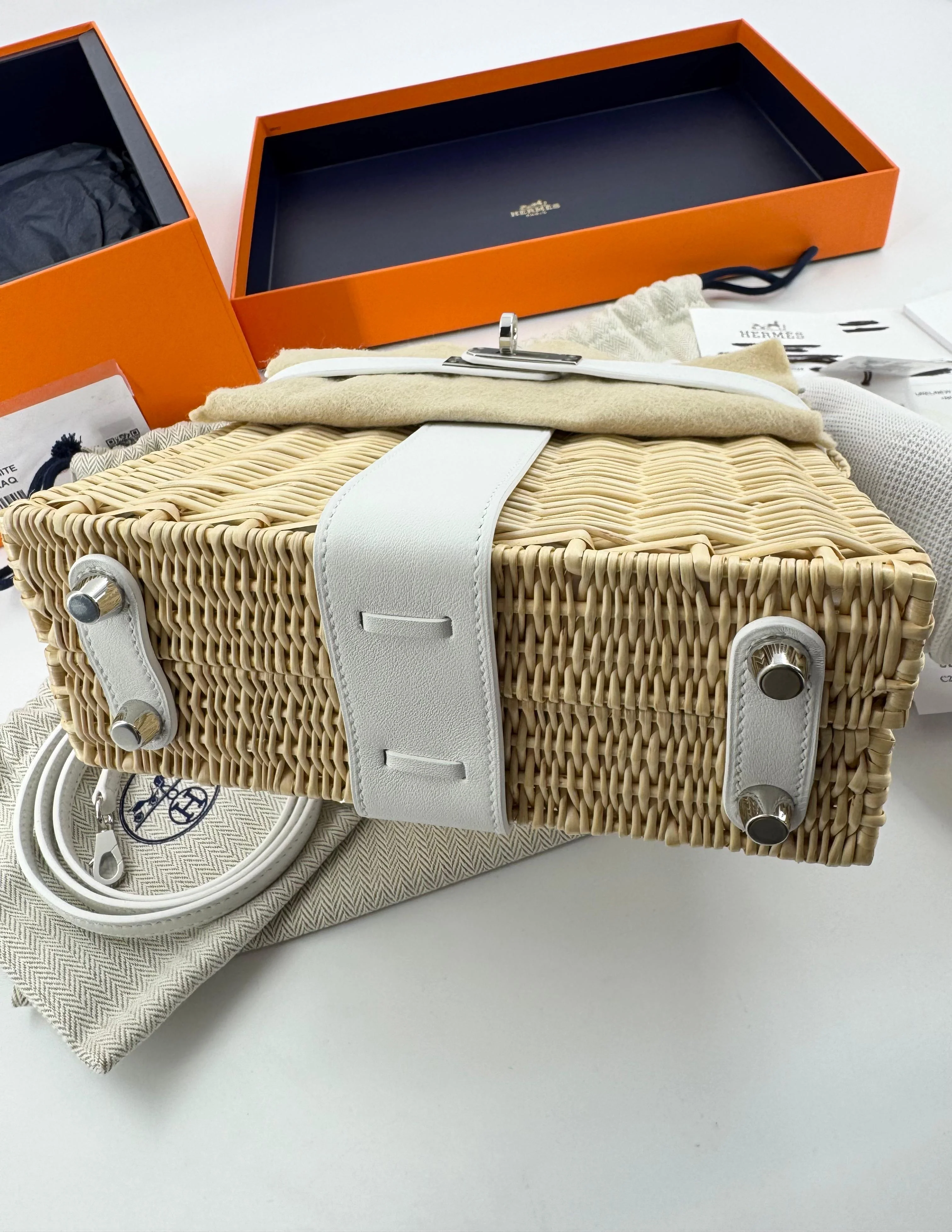 Hermès Mini Kelly 20 “Picnic” White Swift Leather & Palladium Hardware - Image 11