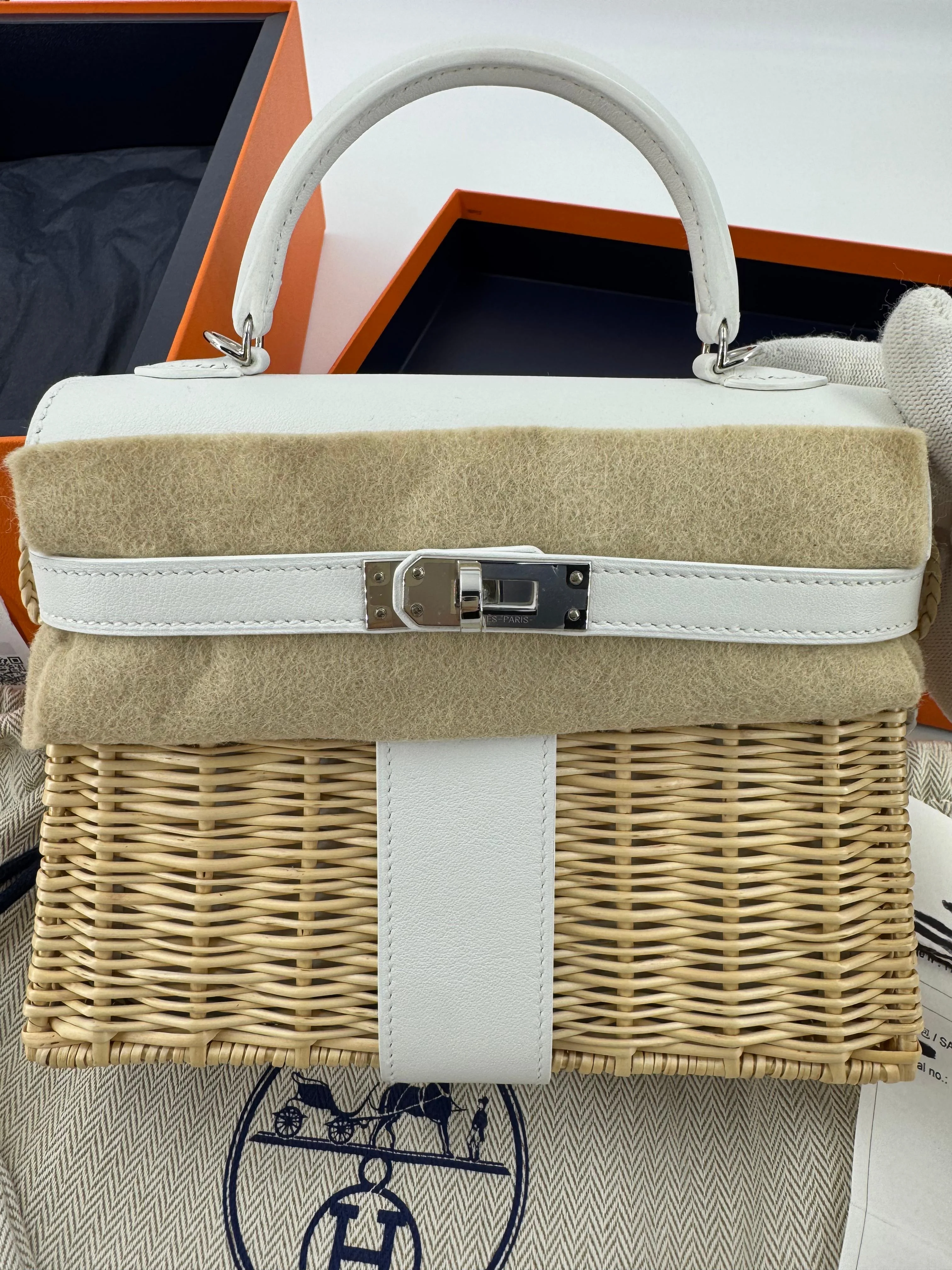 Hermès Mini Kelly 20 “Picnic” White Swift Leather & Palladium Hardware - Image 6
