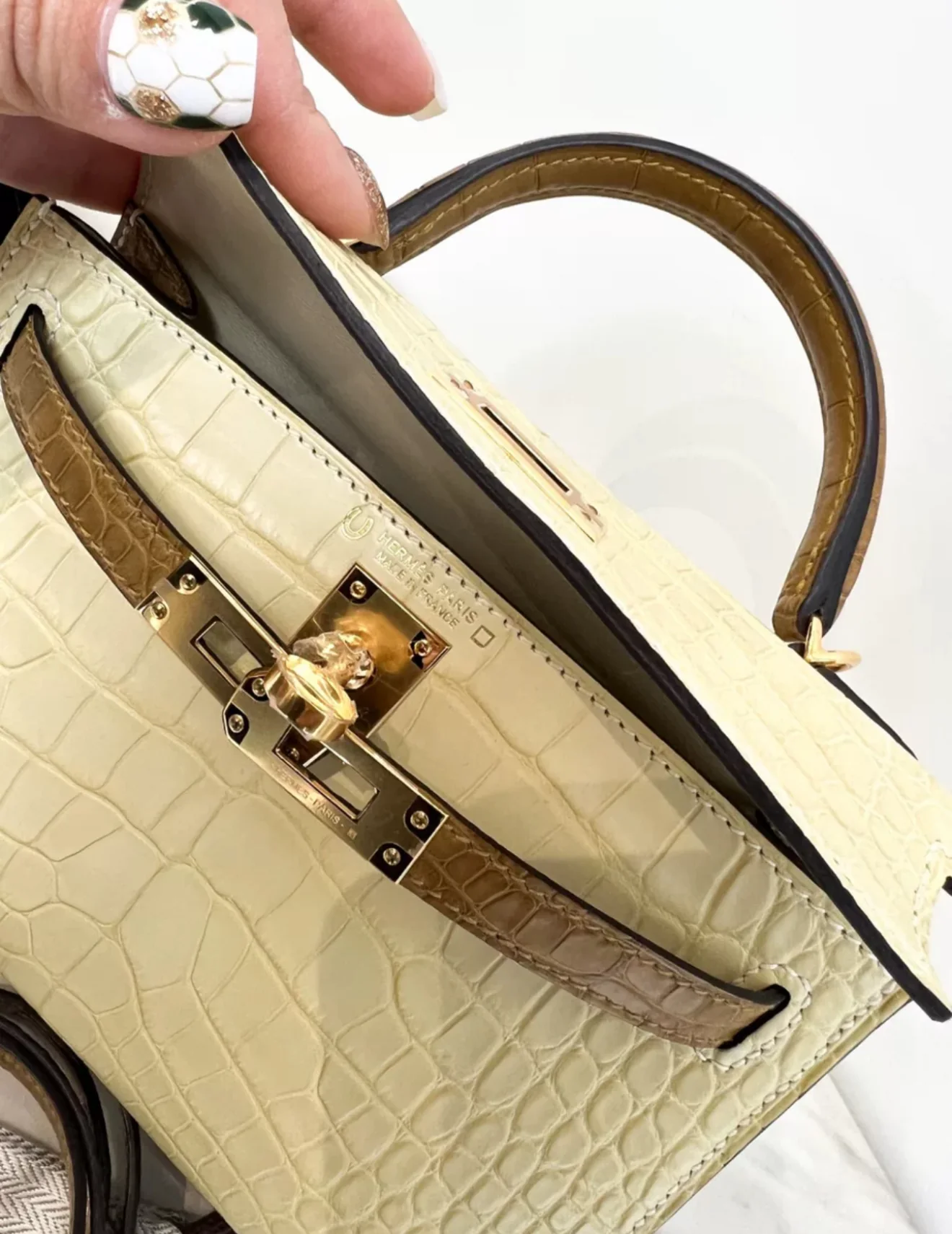 Hermes Mini Kelly 20 Vanille Matte Alligator - Image 4
