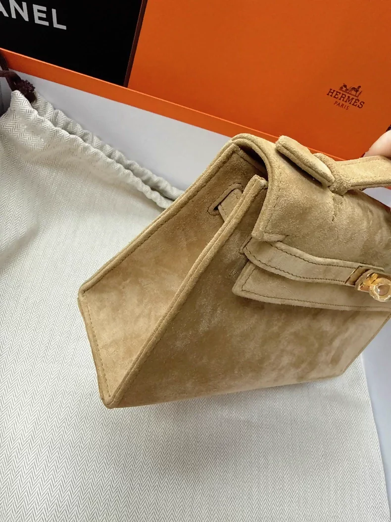Hermes Kelly pochette suede Doblis gold hardware - Image 3