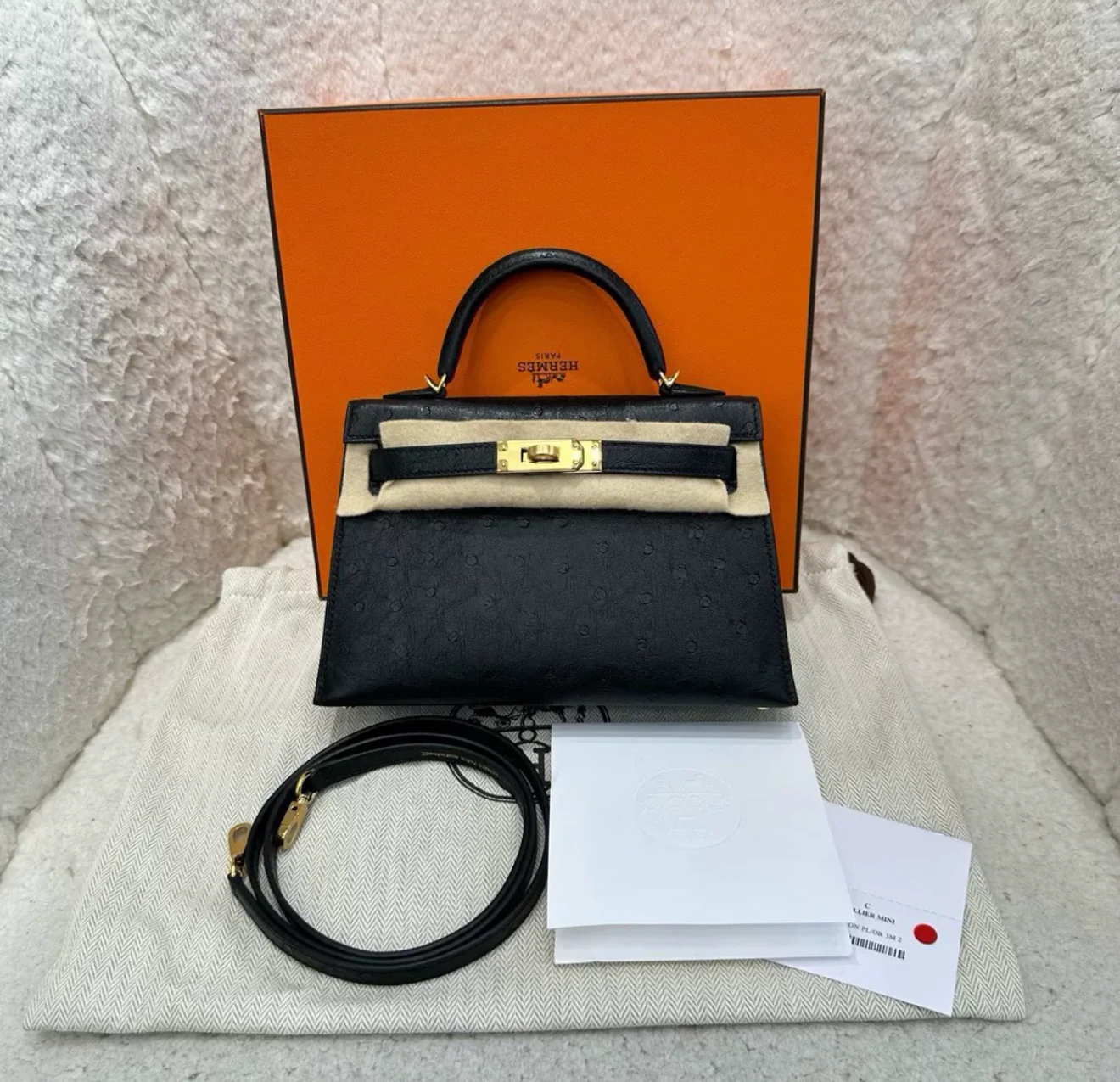 Hermès Mini Kelly Black Ostrich Gold Hardware - Image 5
