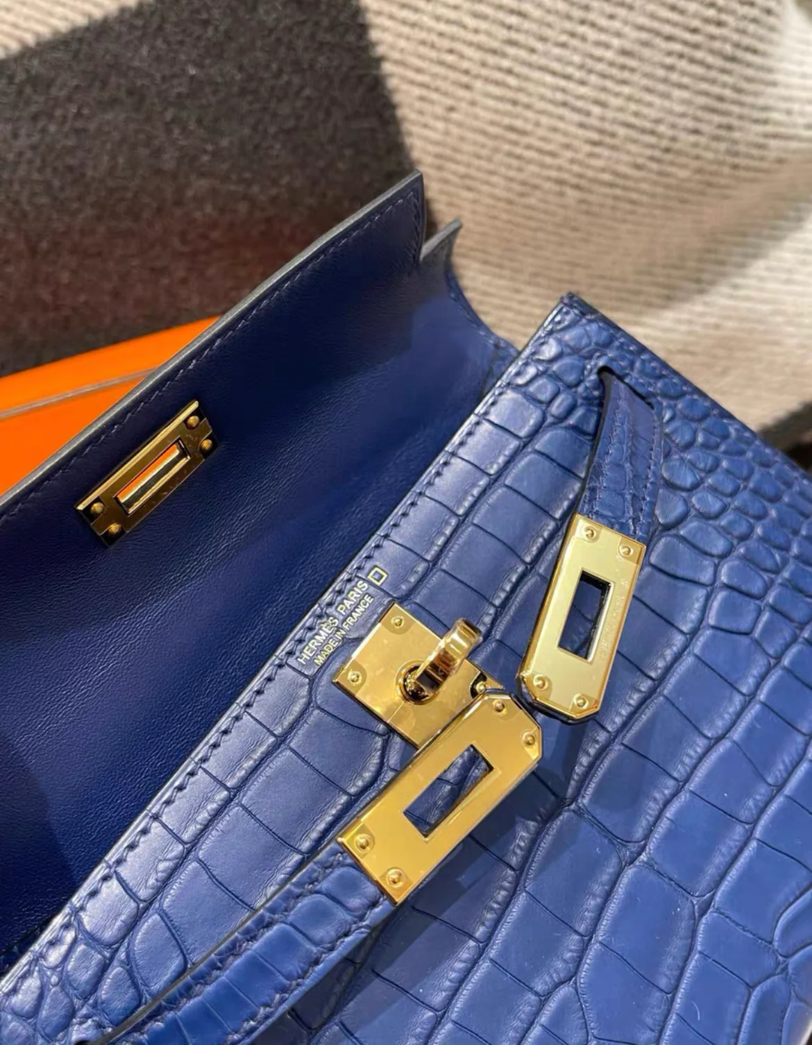 Hermès Mini Kelly Blue Sapphire Blue Crocodile Matte Gold Hardware - Image 6