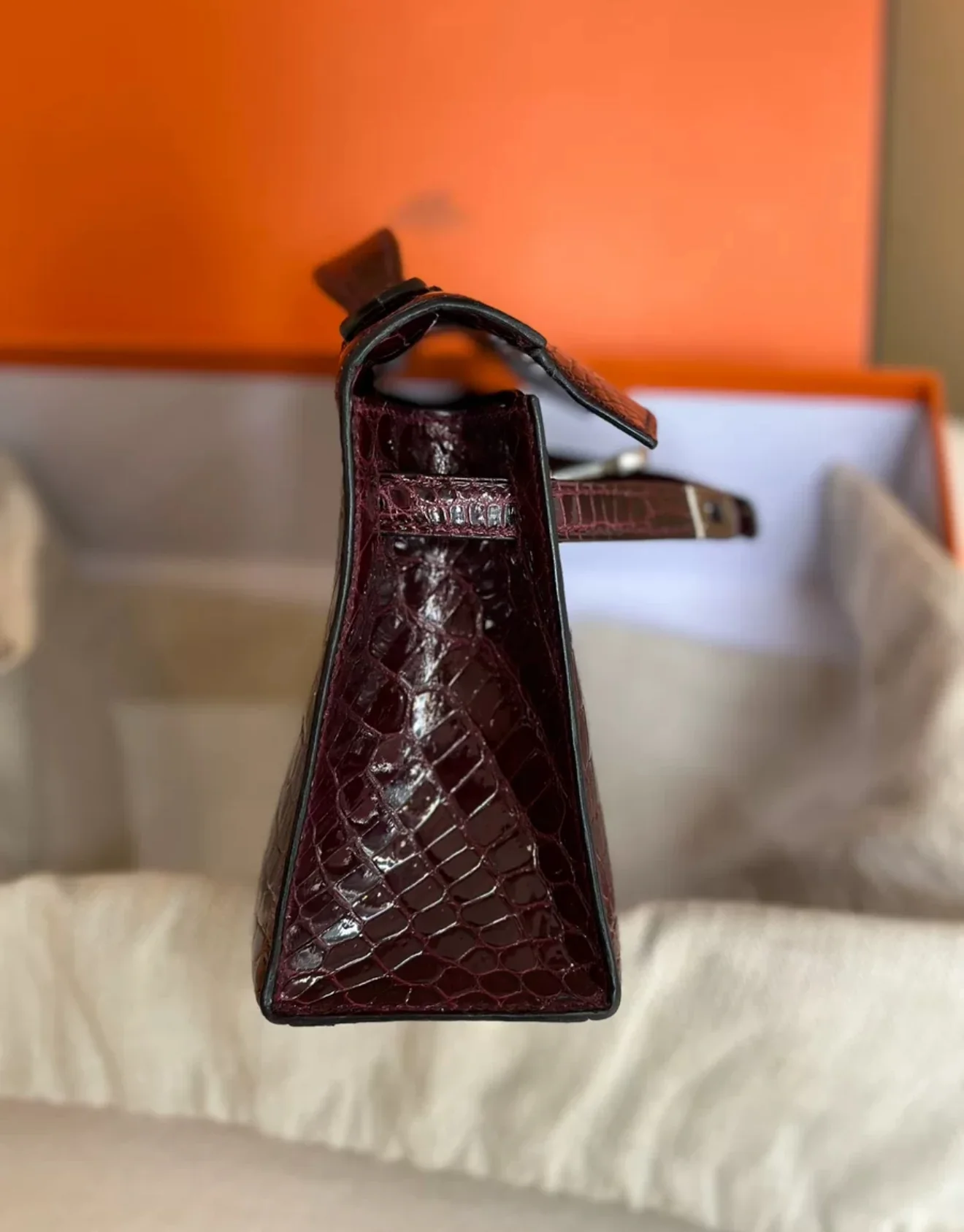 Hermes mini kelly Bordeaux Red Shiny Crocodile Leather Palladium Hardware - Image 2