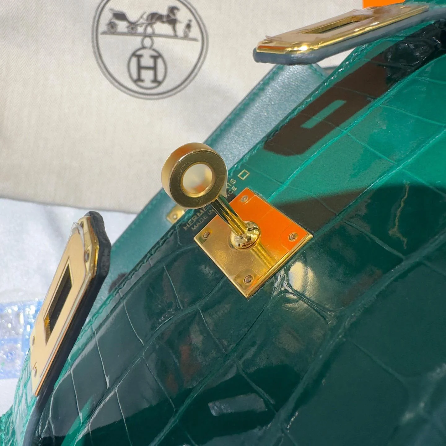 Hermes Mini kelly Green Emerald 6Q alligator leather gold hardware - Image 13