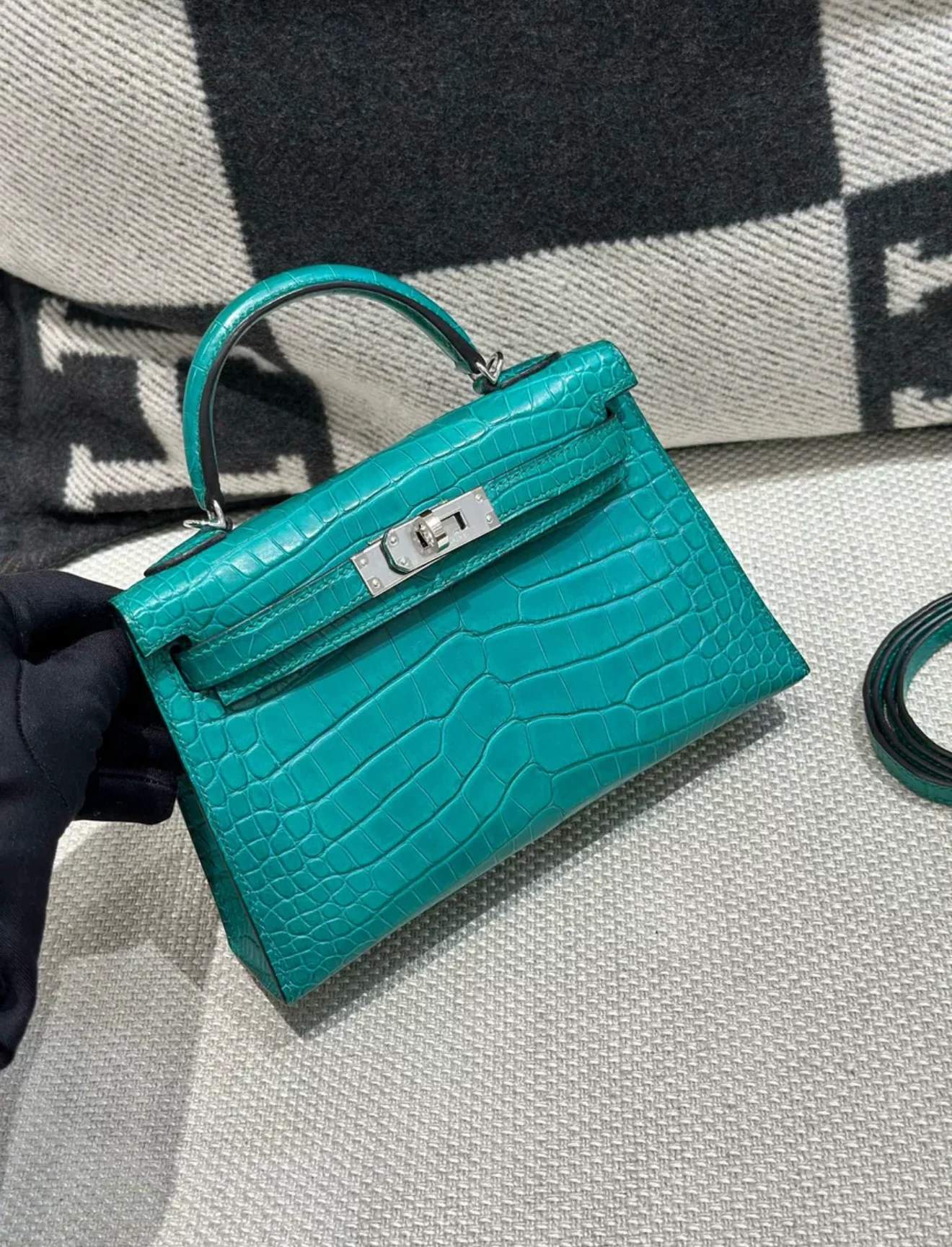 Hermes Mini Kelly Green Malachite Matte Crocodile Leather Palladium Hardware - Image 2