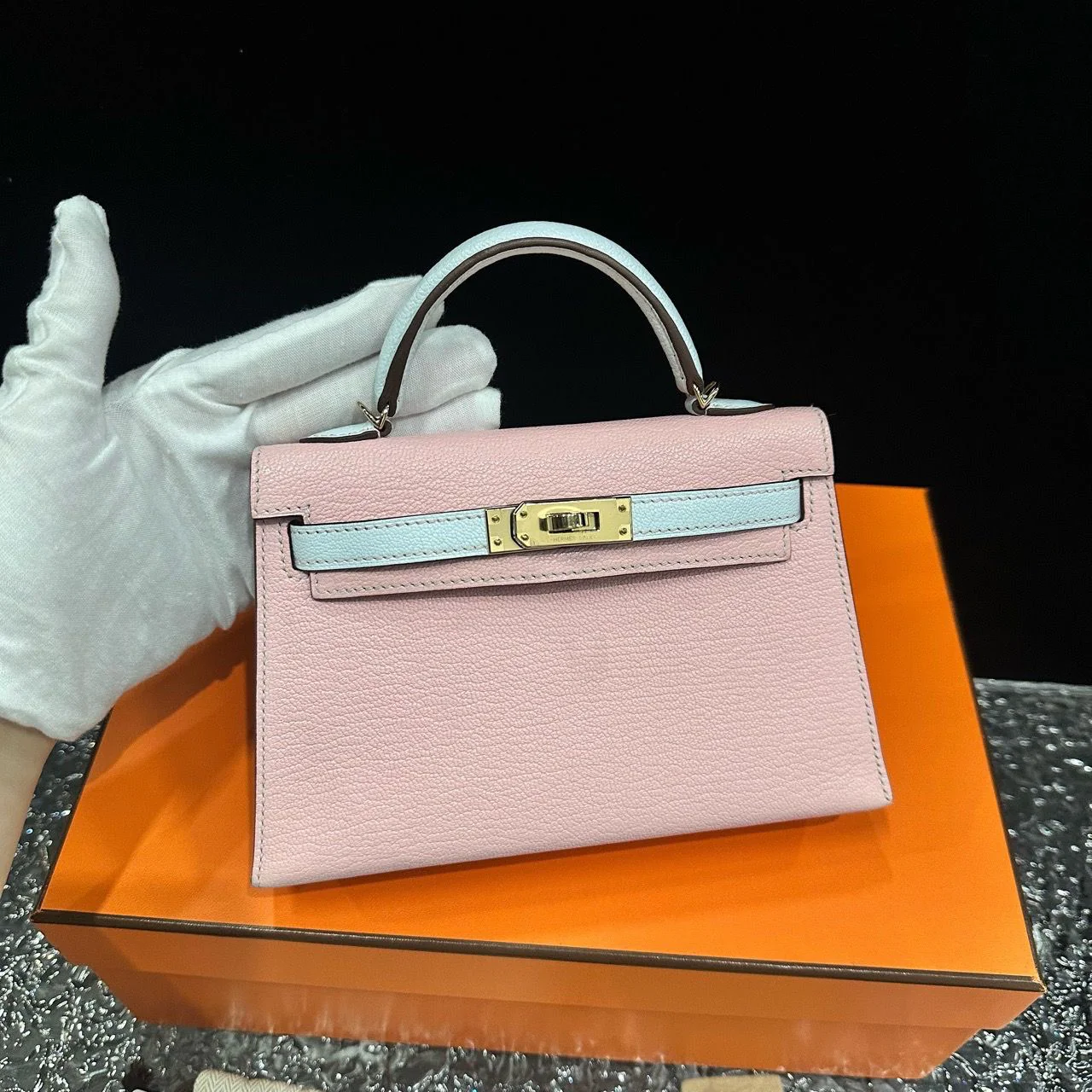 Hermes Mini Kelly II 20 Rose Sakura & Gris Perle Chèvre Gold Hardware
