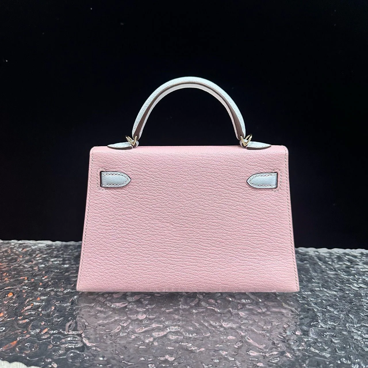 Hermes Mini Kelly II 20 Rose Sakura & Gris Perle Chèvre Gold Hardware - Image 2