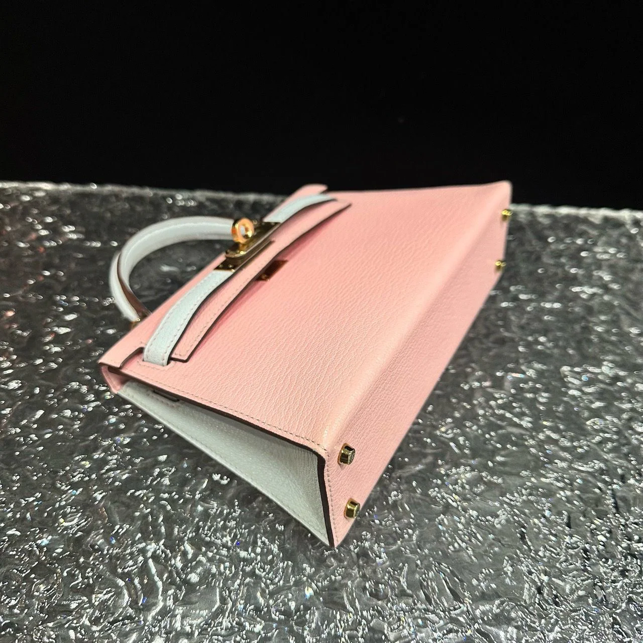 Hermes Mini Kelly II 20 Rose Sakura & Gris Perle Chèvre Gold Hardware - Image 3
