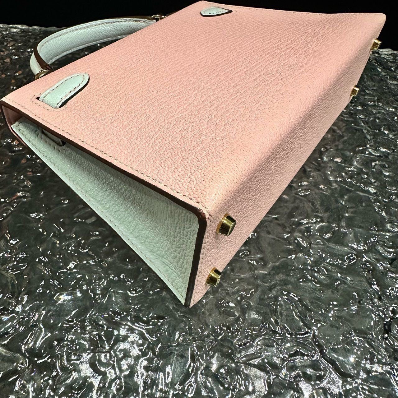 Hermes Mini Kelly II 20 Rose Sakura & Gris Perle Chèvre Gold Hardware - Image 6